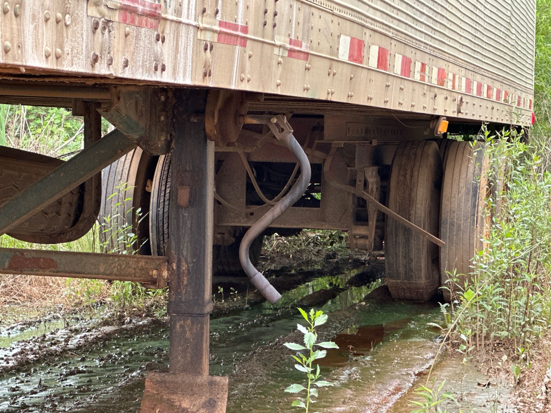 1977 Van Trailer 48’x42” Tandem Axle Has Title VIN CHY250545 - A $25 TITLE FEE WILL BE ADDED TO - Image 4 of 8