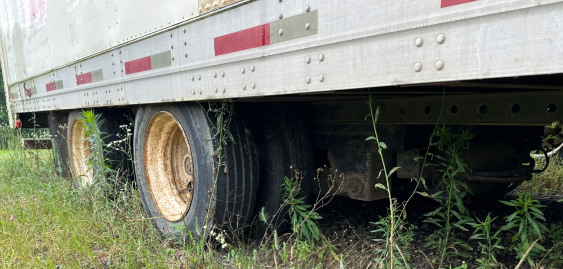 1998 Great Dane Low Boy Van Trailer 53’ Tandem Axle Has Title, VIN 1GRAA0623WB127709 - A $25 TITLE - Image 11 of 17