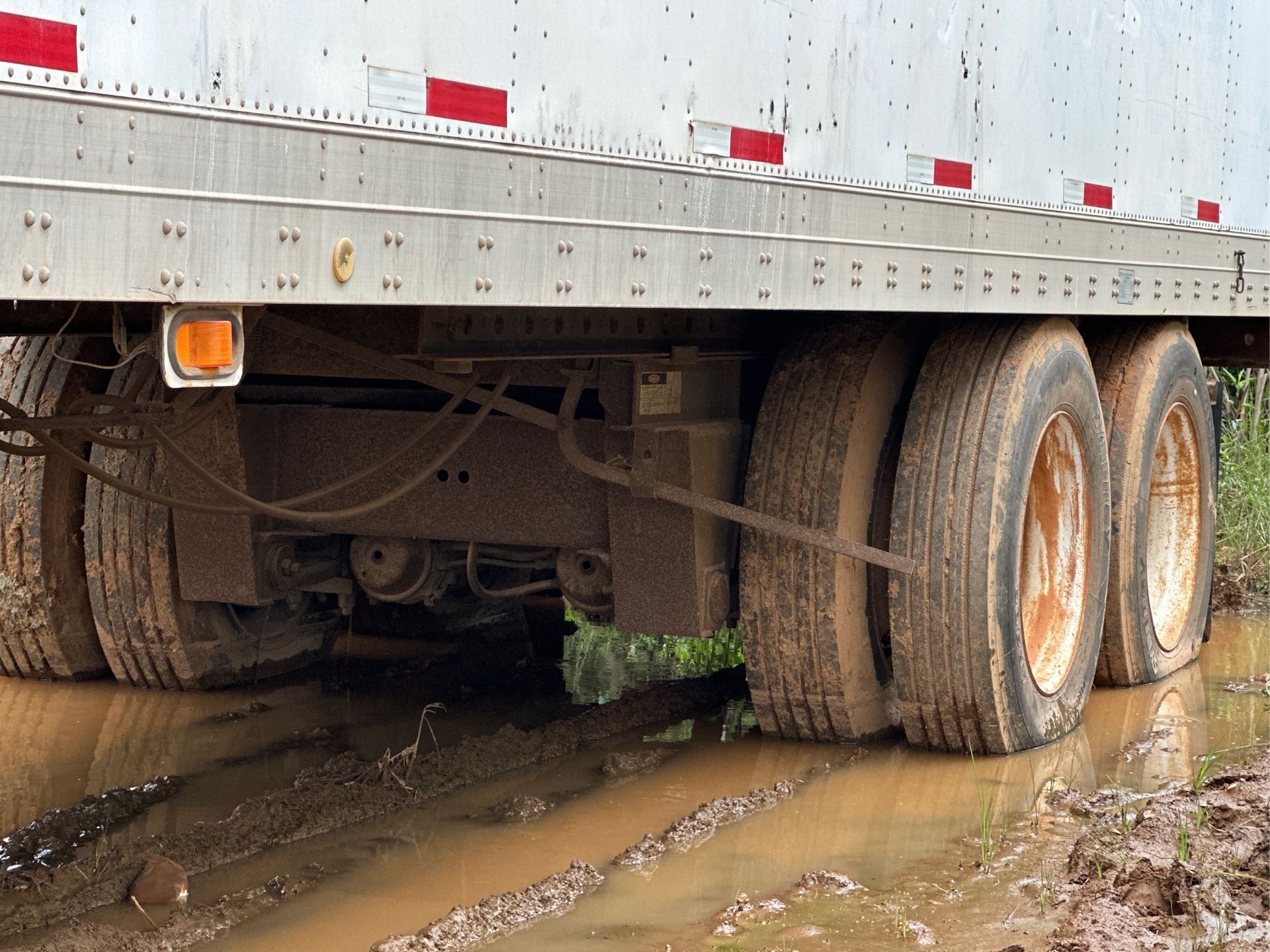 1990 Fruehauf Van Trailer 48’ Tandem Axle Has Title VIN 1H5V04824LM015501 - A $25 TITLE FEE WILL - Image 4 of 7