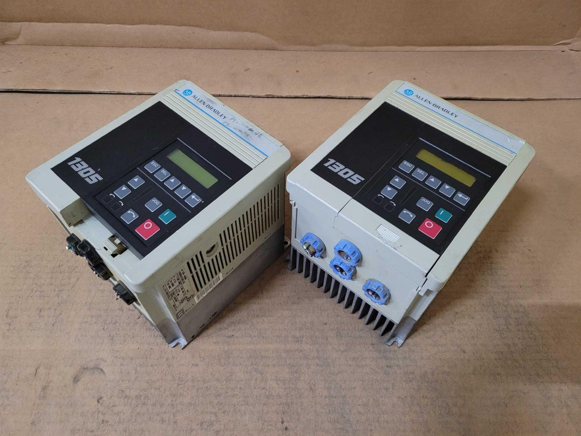 LOT OF 2 ALLEN BRADLEY 1305 AC DRIVE [1] 1305-BA06A-HA2 /C [1] 1305-BA06A /C - Image 2 of 4