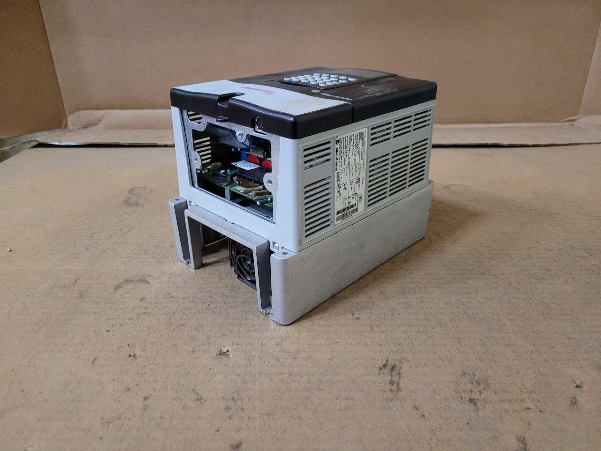 ALLEN BRADLEY 20AD8P0A3AYNANC0 /A PowerFlex 70 AC DRIVE