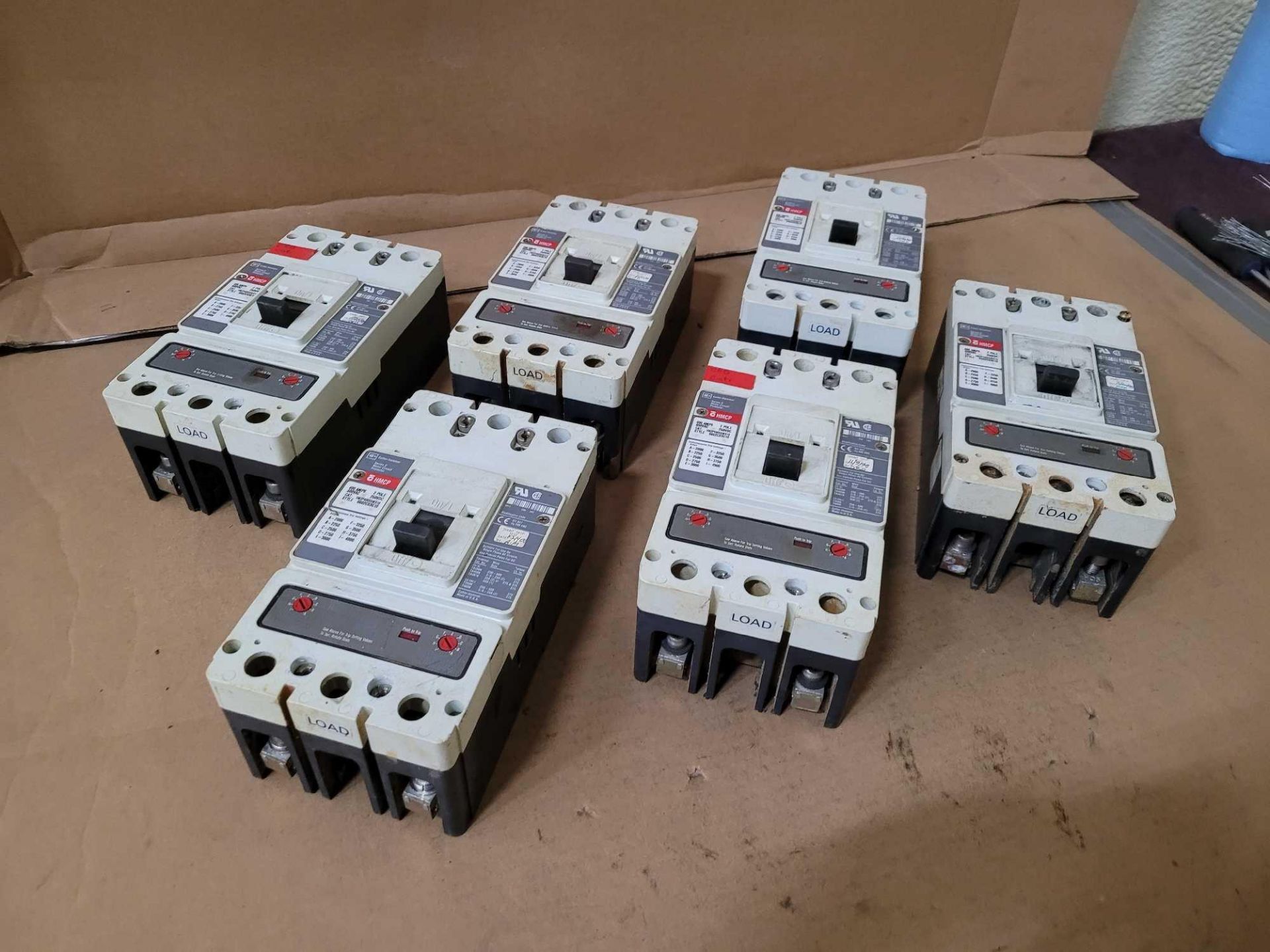 LOT OF 6 CUTLER HAMMER HM2P400X5WS10 400 AMP CIRCUIT BREAKER - Image 2 of 3