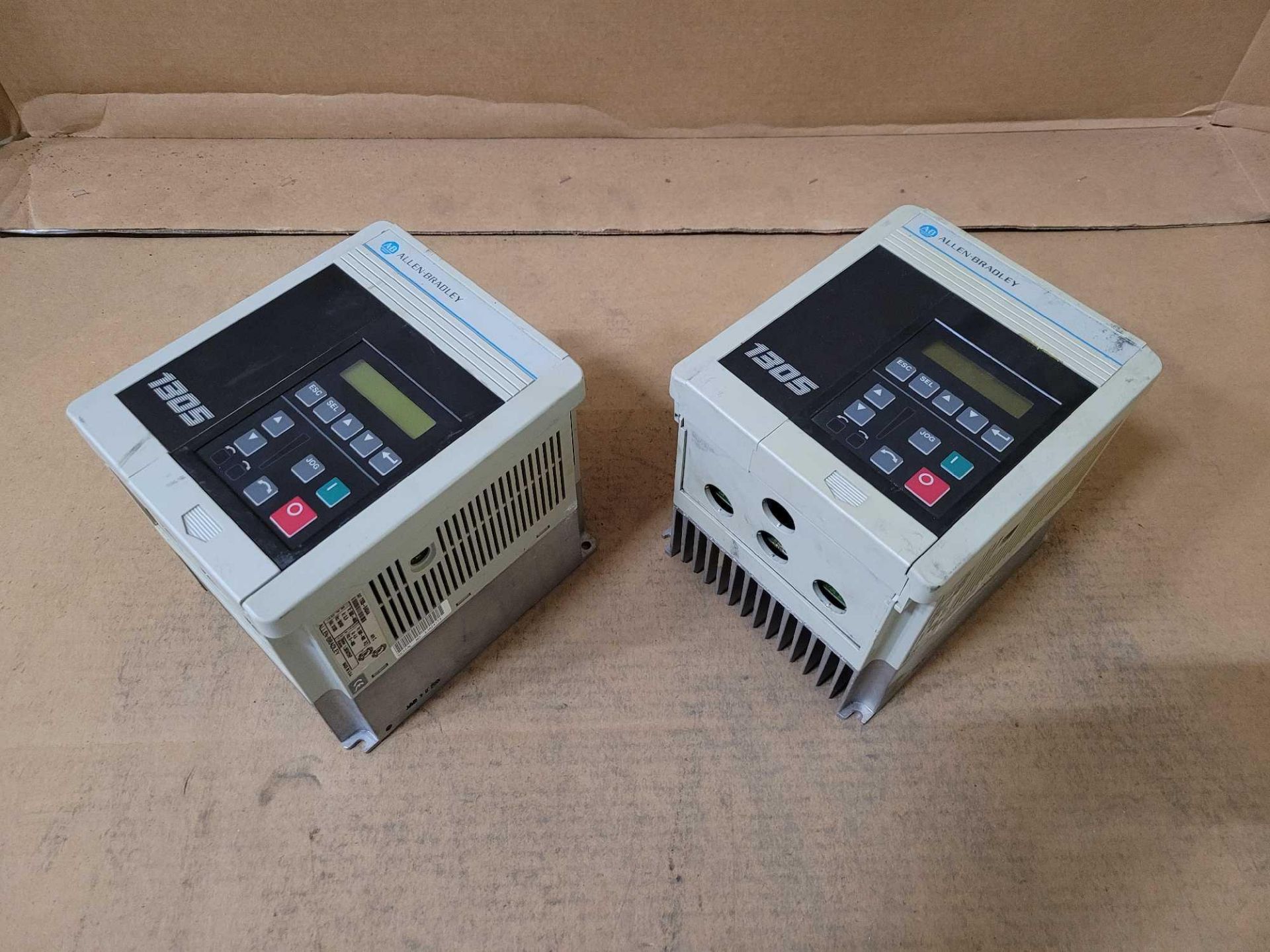 LOT OF 2 ALLEN BRADLEY 1305-BA04A /C 1305 AC DRIVE - Image 2 of 3