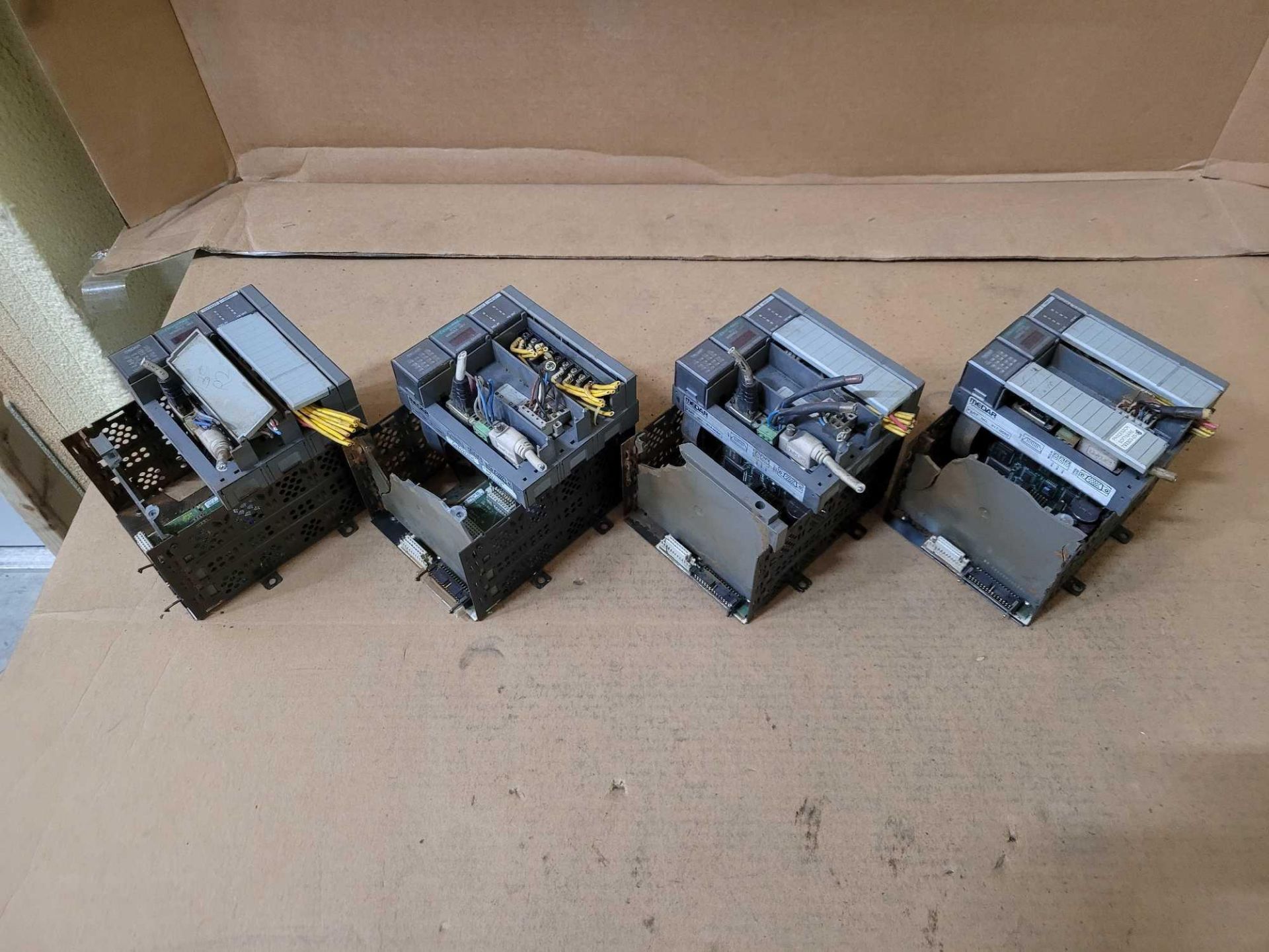 LOT OF 4 ALLEN BRADLEY 1746-A4 4-SLOT CHASSIS W/ [1] MEDAR 917-0050 [1] ALLEN BRADLEY 1747-SDN [1] A - Image 2 of 6