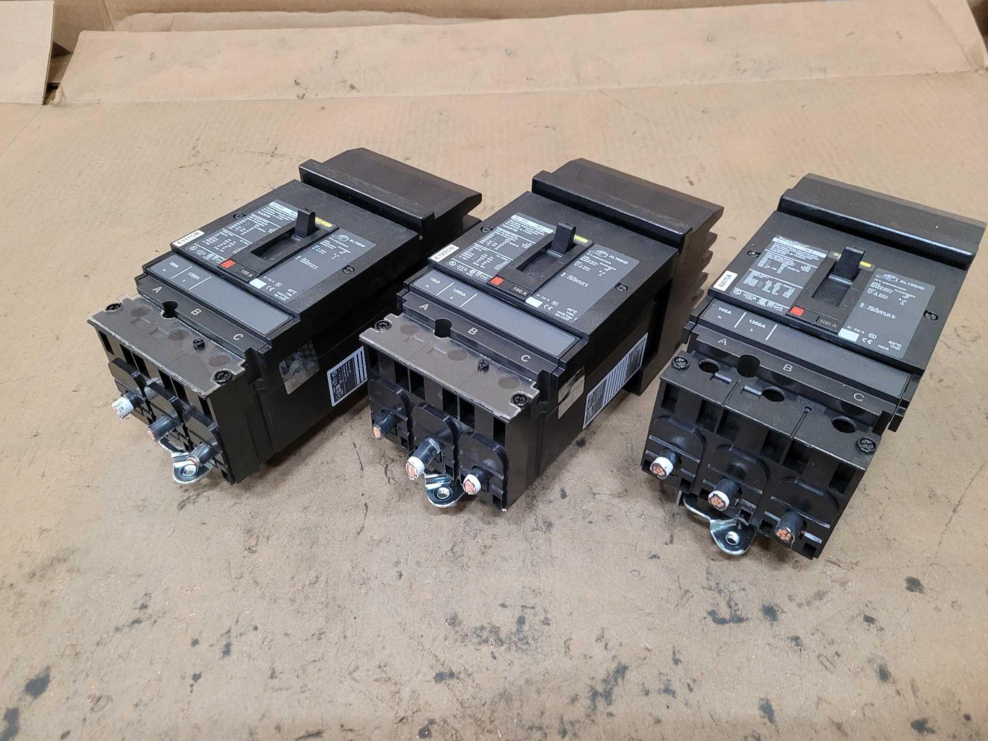 LOT OF 3 SQUARE D HJA36100 100 AMP CIRCUIT BREAKER