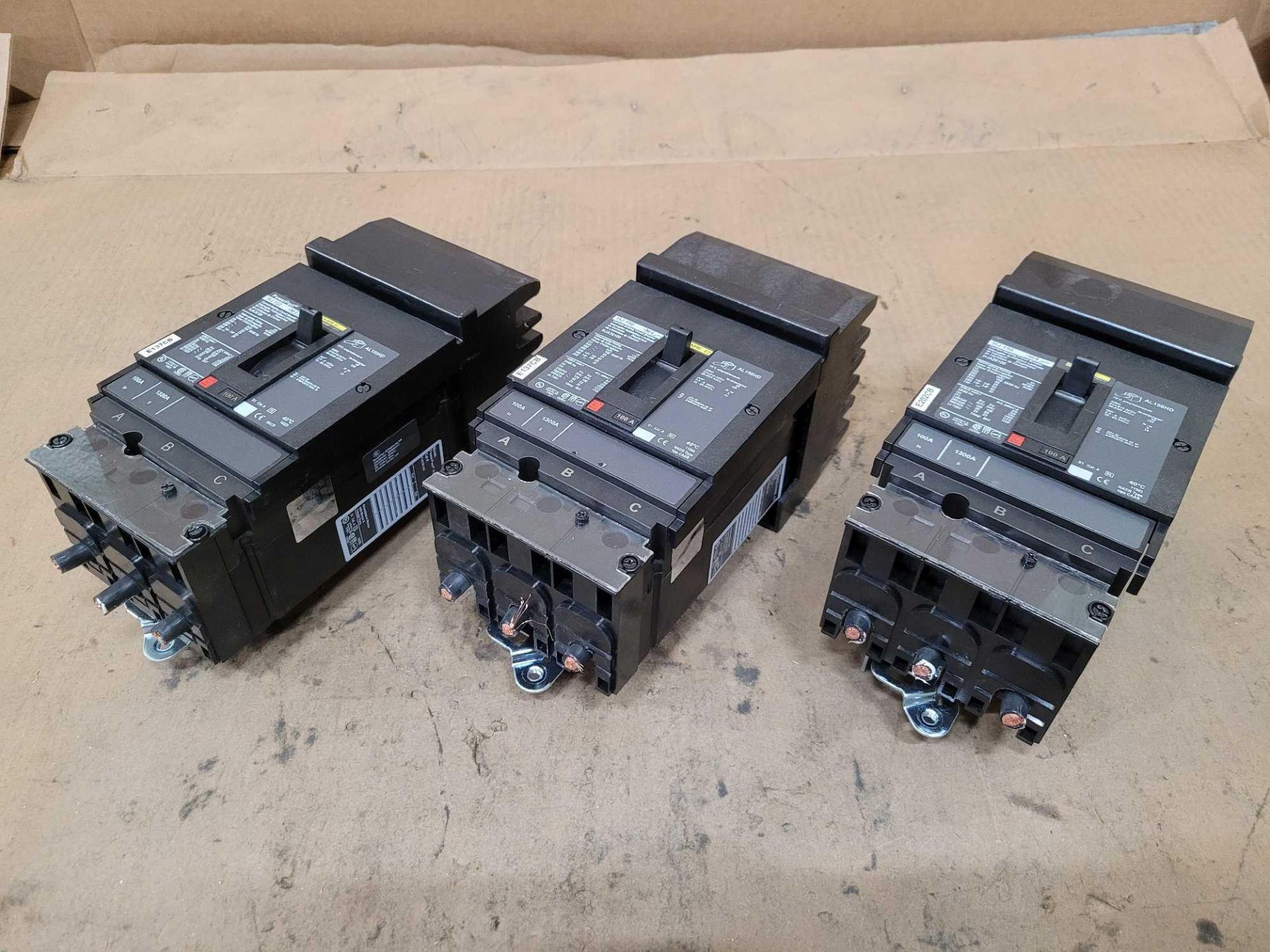 LOT OF 3 SQUARE D HJA36100 100 AMP CIRCUIT BREAKER