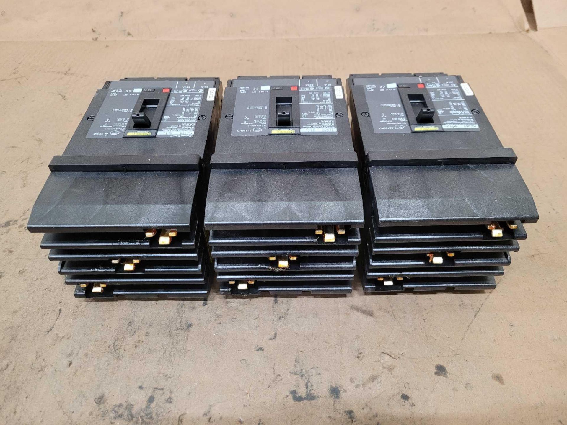 LOT OF 3 SQUARE D HJA36030 30 AMP CIRCUIT BREAKER - Image 2 of 3