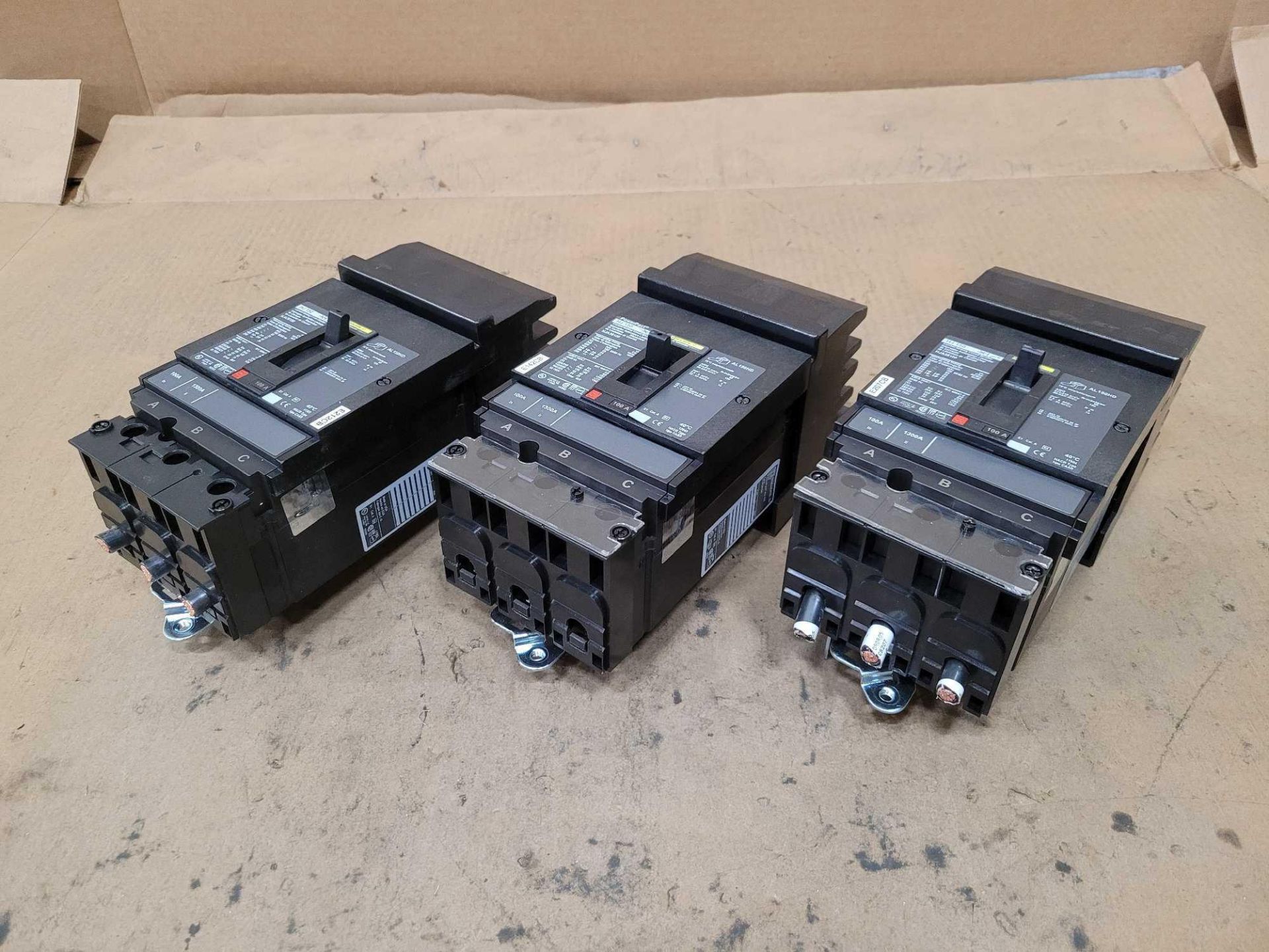 LOT OF 3 SQUARE D HJA36100 100 AMP CIRCUIT BREAKER