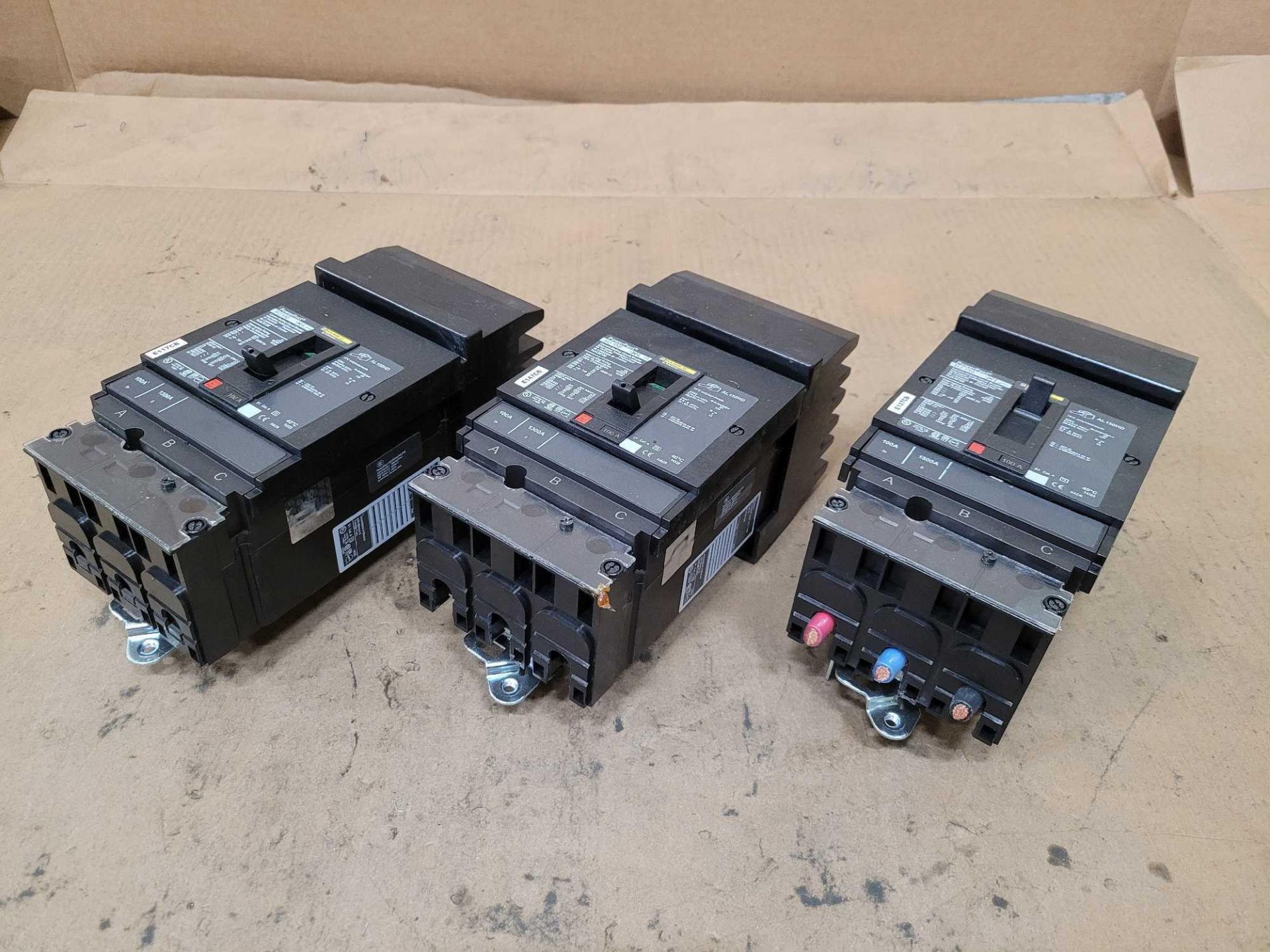 LOT OF 3 SQUARE D HJA36100 100 AMP CIRCUIT BREAKER