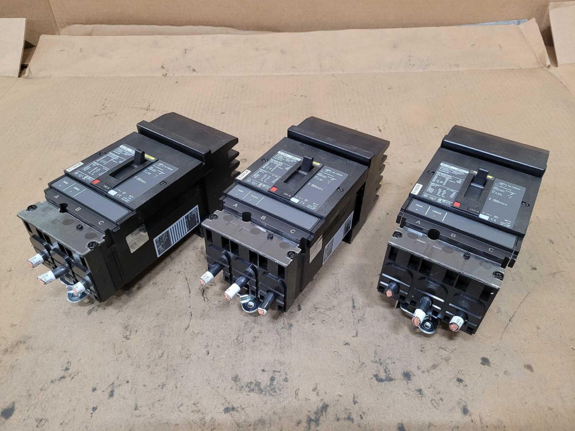 LOT OF 3 SQUARE D HJA36100 100 AMP CIRCUIT BREAKER