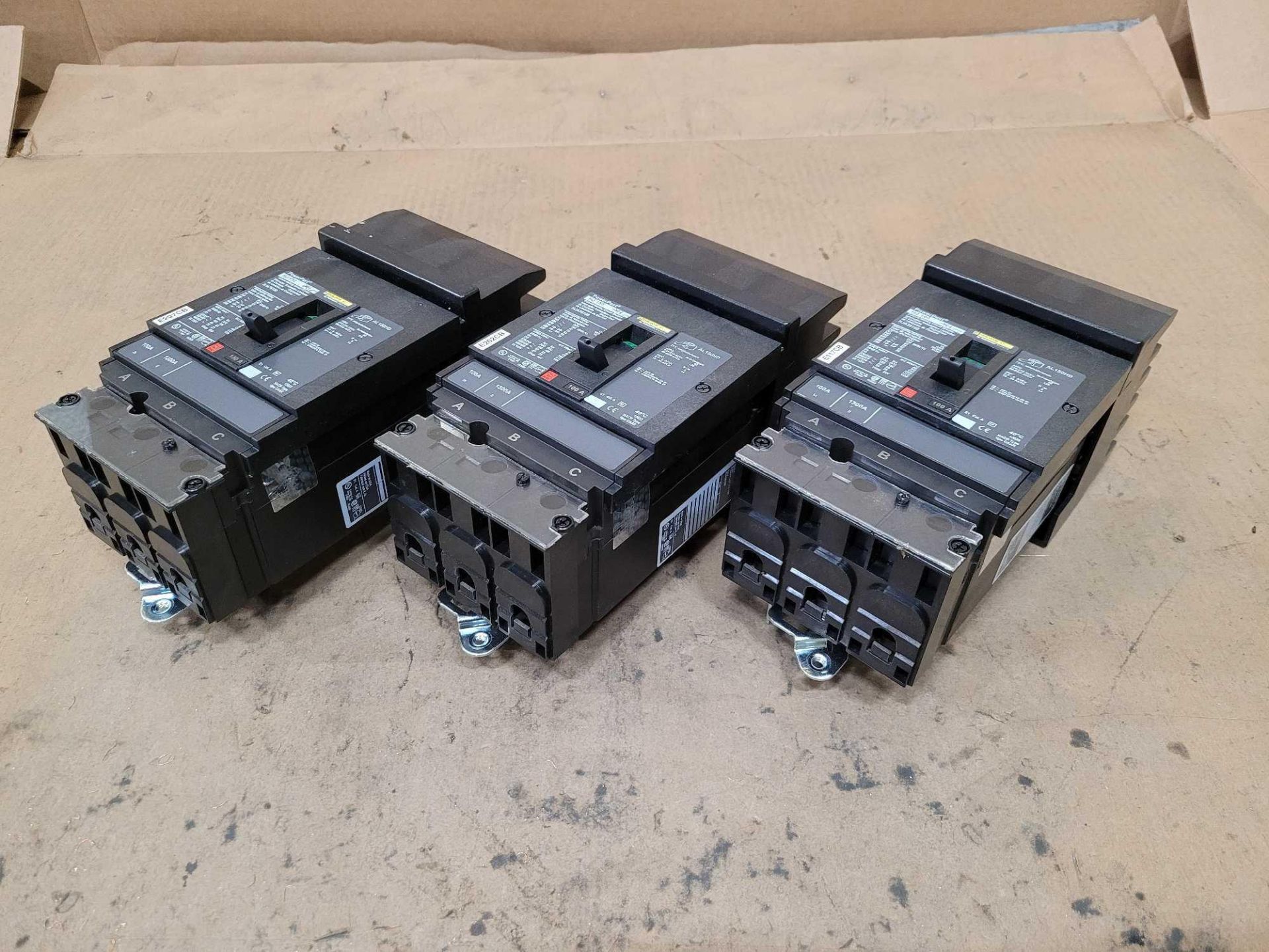 LOT OF 3 SQUARE D HJA36100 100 AMP CIRCUIT BREAKER