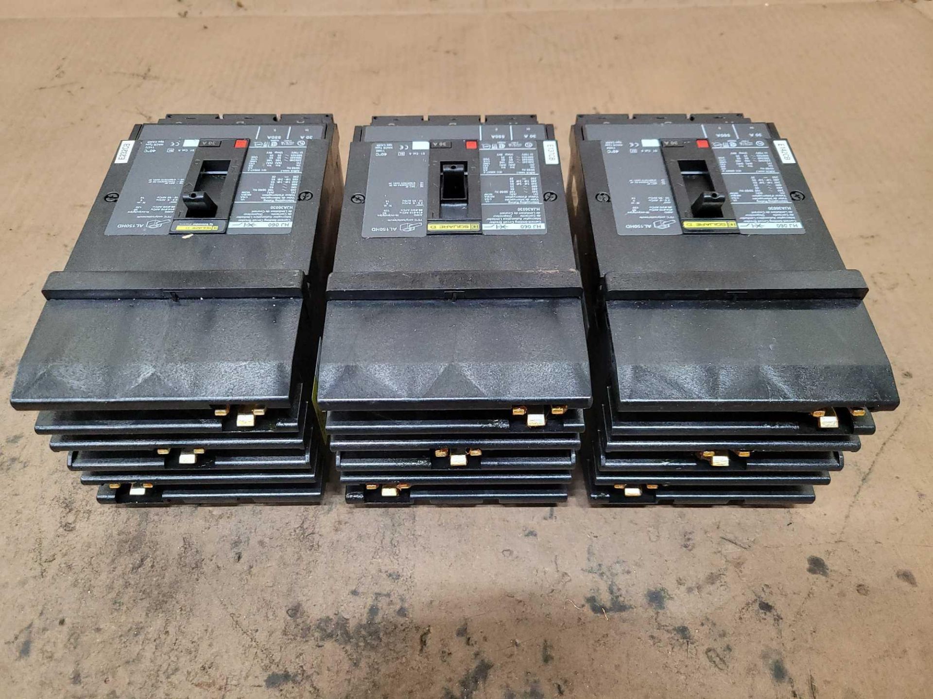 LOT OF 3 SQUARE D HJA36030 30 AMP CIRCUIT BREAKER - Image 2 of 3