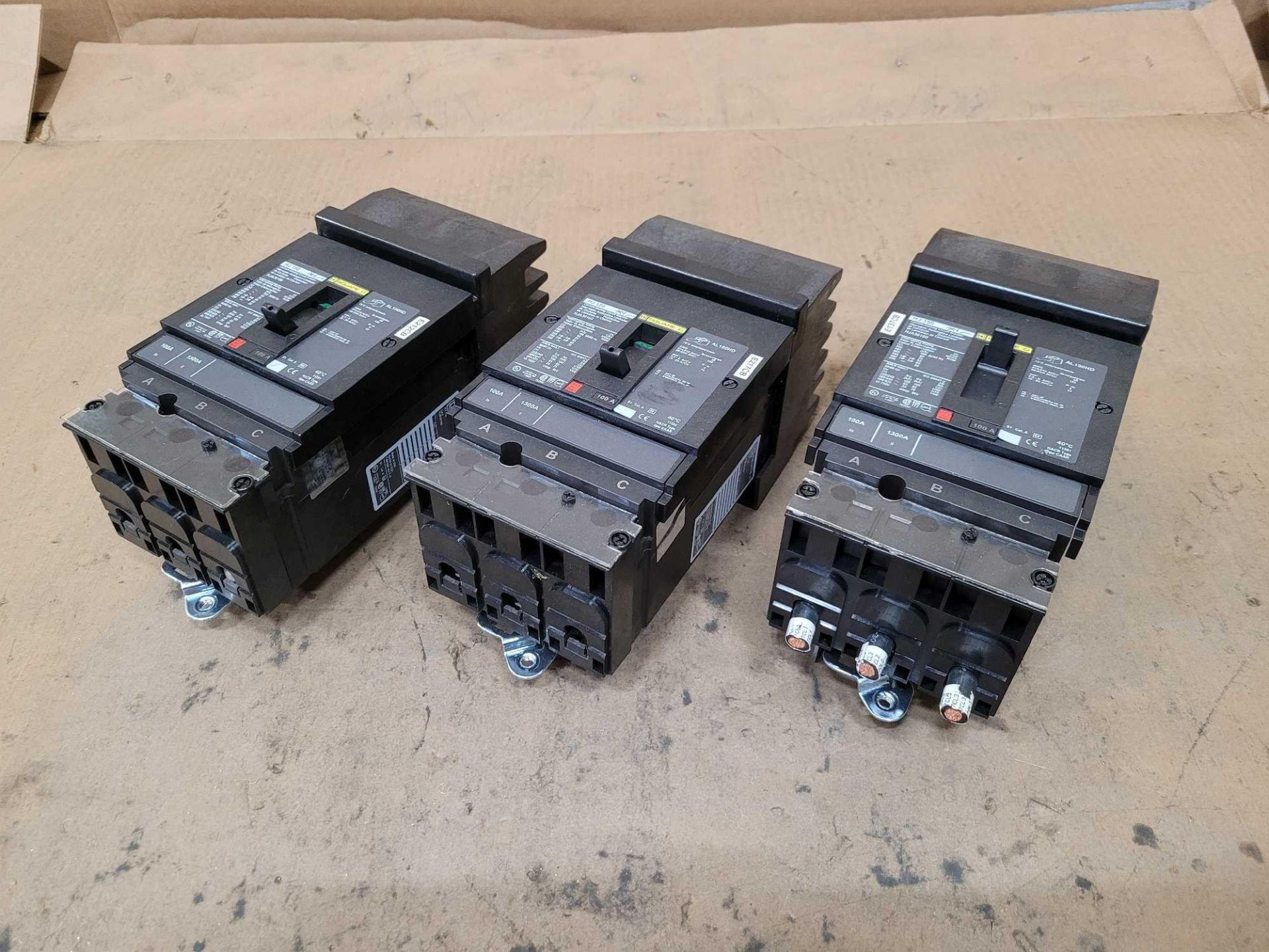 LOT OF 3 SQUARE D HJA36100 100 AMP CIRCUIT BREAKER