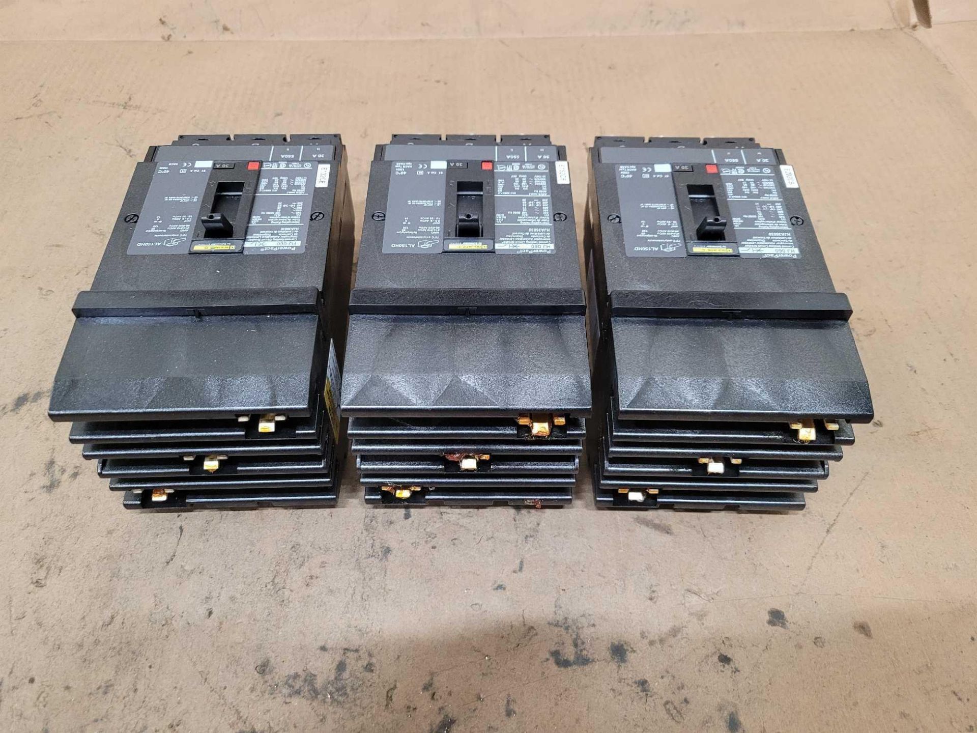 LOT OF 3 SQUARE D HJA36030 30 AMP CIRCUIT BREAKER - Image 2 of 3