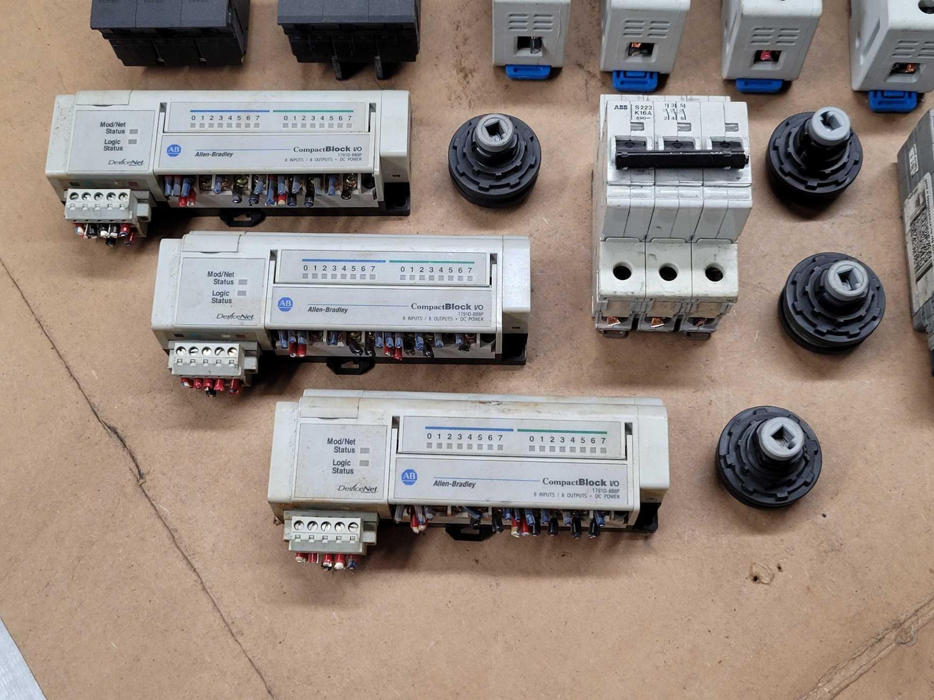 LOT OF MISC HARDWARE SQUARE D / ABB / ALLEN BRADLEY / BUSSMAN / FERRAZ SHAWMUT - Image 2 of 19