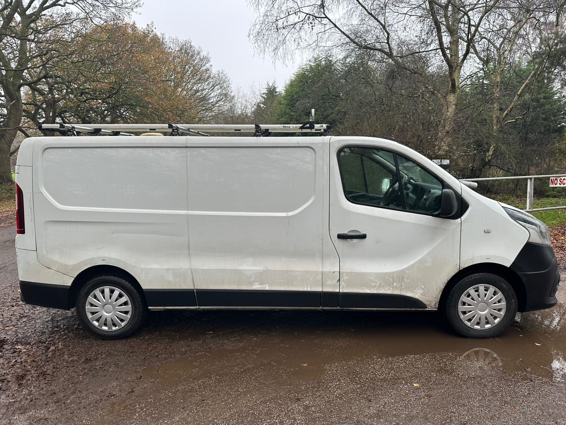 2017 RENAULT TRAFIC LL29 B-NESS+ ENERGY DCI WHITE PANEL VAN - 38,000 MILES *PLUS VAT* - Image 6 of 11