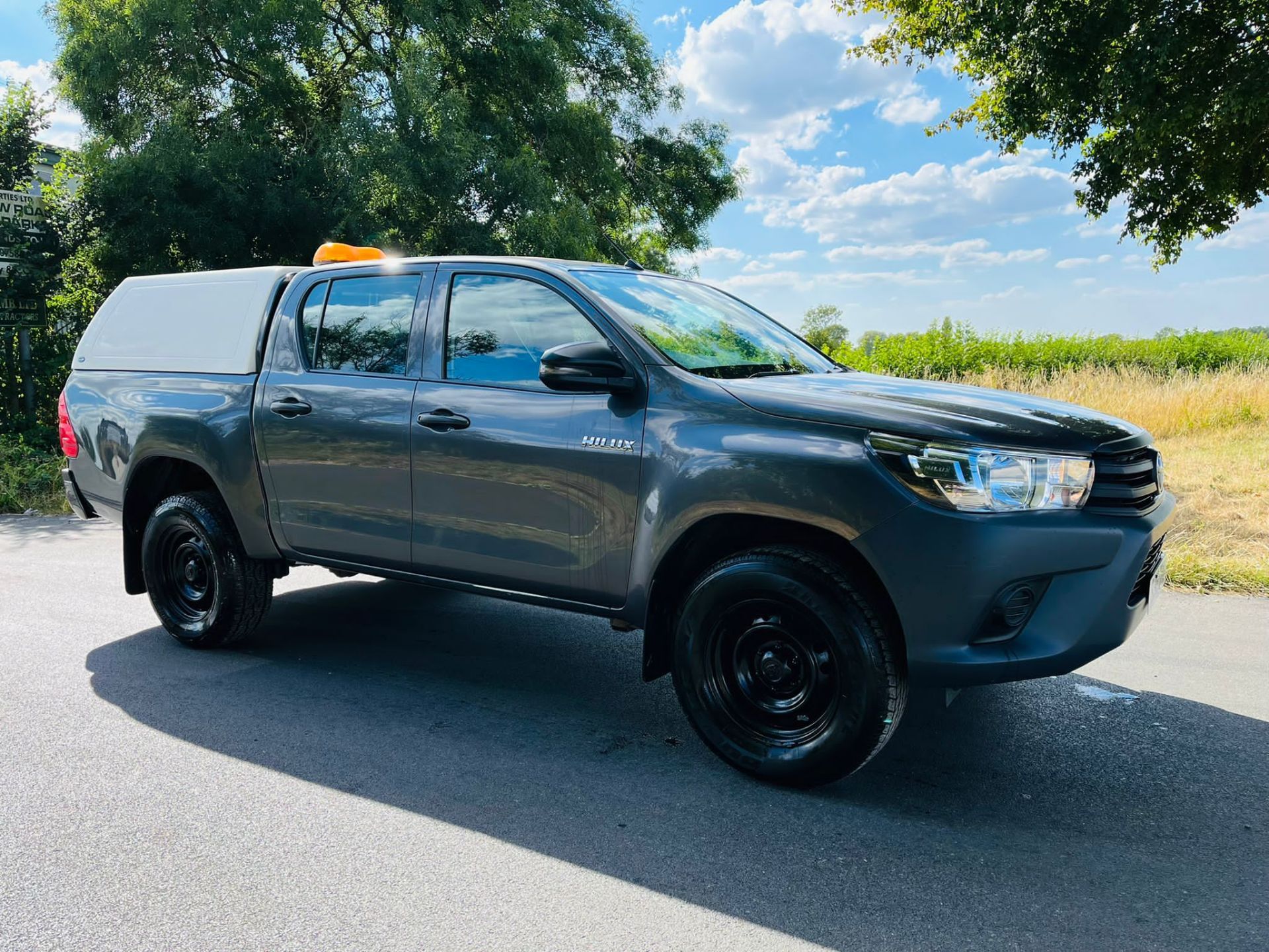 2018 TOYOTA HILUX ACTIVE D-4D 4WD DCB - BLUETOOTH - ACTIVE SPEC *PLUS VAT* - Image 2 of 20