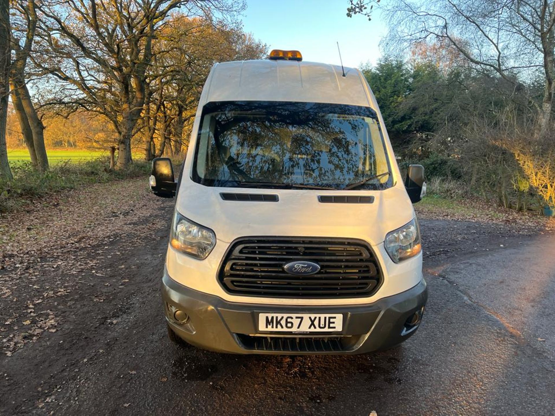 2017/67 FORD TRANSIT 350 WHITE PANEL VAN - 121,000 MILES *PLUS VAT* - Image 2 of 9