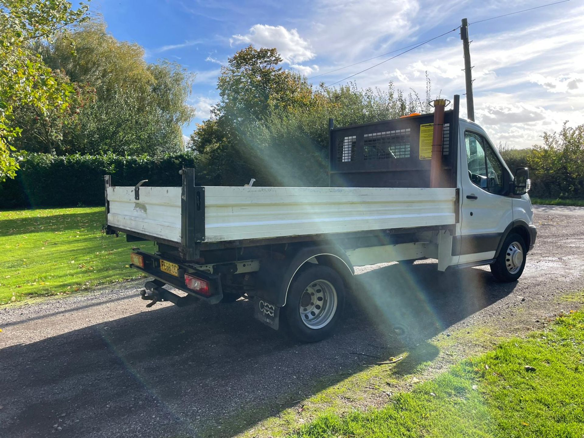 2018/68 FORD TRANSIT 350 TIPPER WHITE *PLUS VAT* - Image 5 of 11