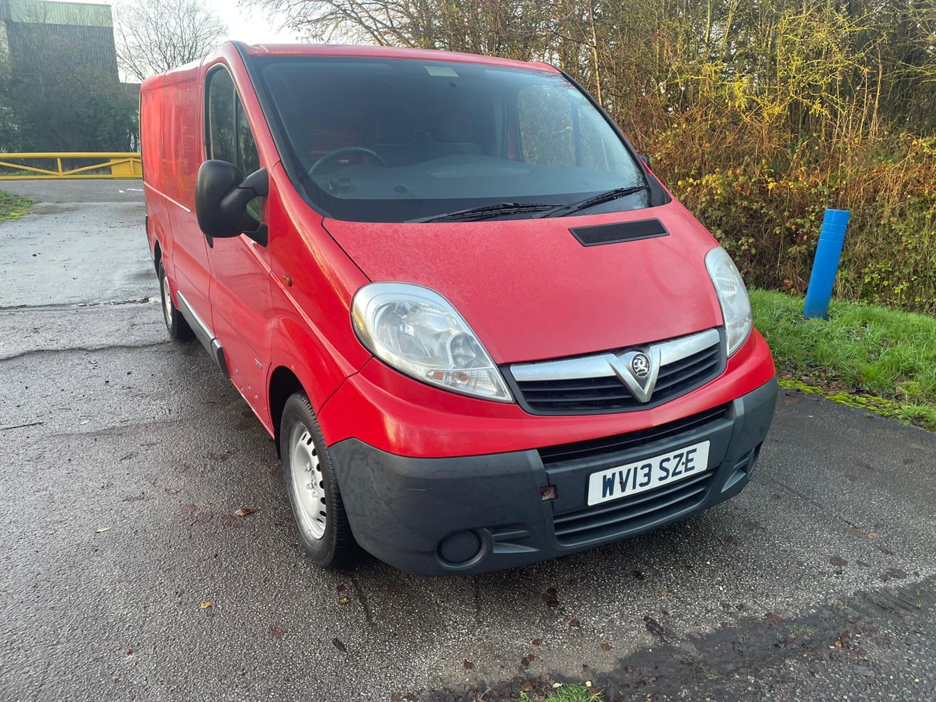 2013 VAUXHALL VIVARO 2900 ECOFLEX CDTI LWB RED PANEL VAN *NO VAT* - Image 2 of 16