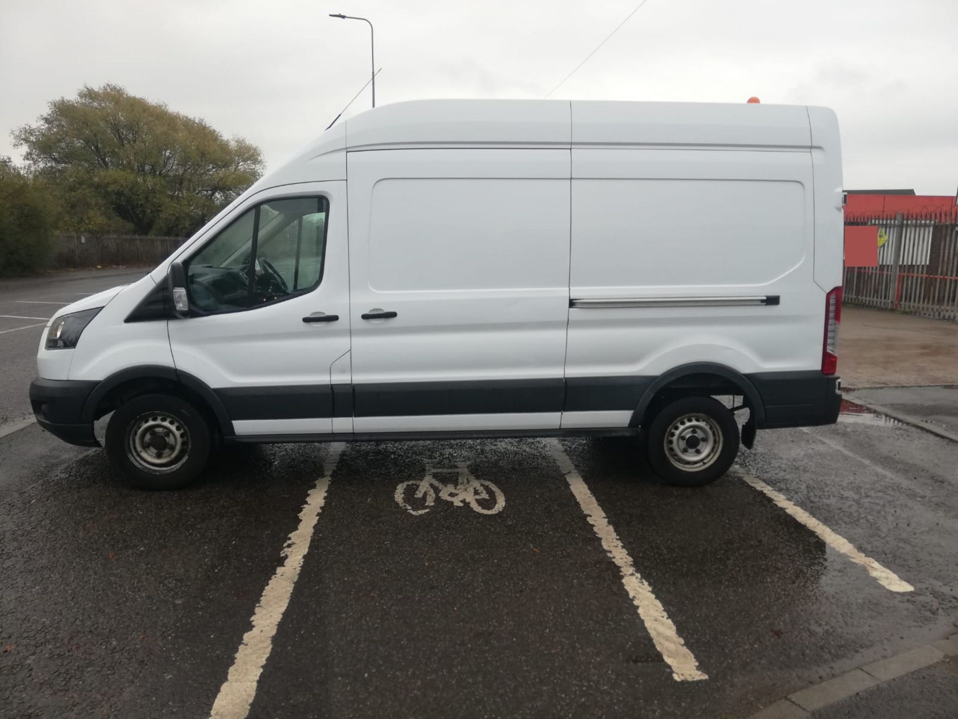 2018/68 FORD TRANSIT 350 WHITE PANEL VAN - 79,000 MILES *PLUS VAT* - Image 8 of 10