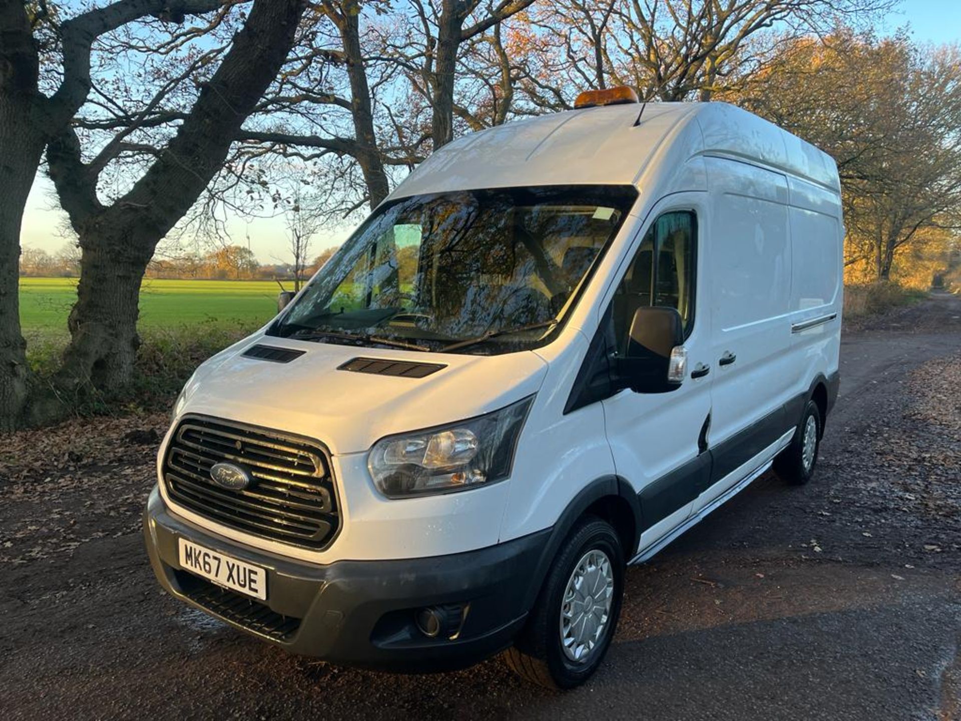 2017/67 FORD TRANSIT 350 WHITE PANEL VAN - 121,000 MILES *PLUS VAT*