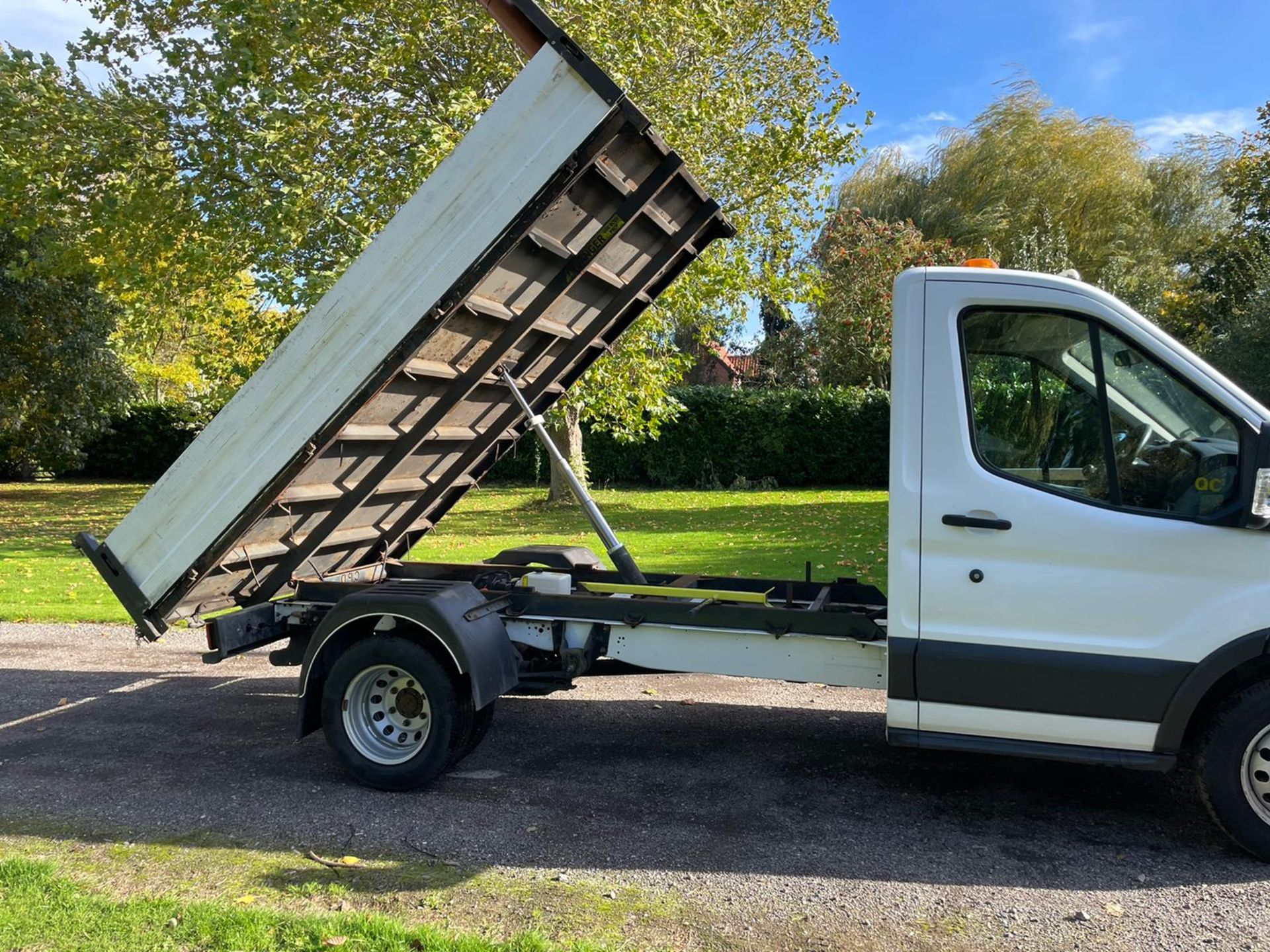 2018/68 FORD TRANSIT 350 TIPPER WHITE *PLUS VAT* - Image 8 of 11