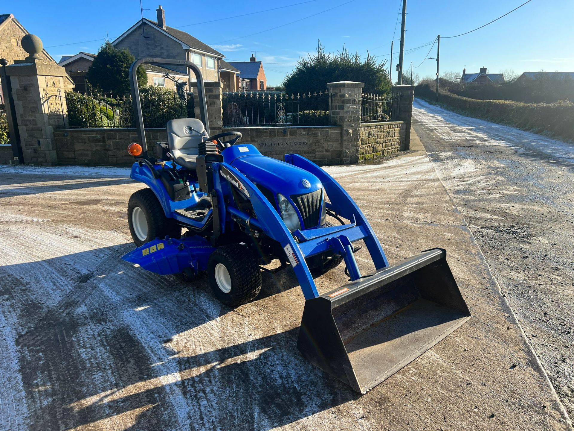 15 HRS FROM NEW ! New Holland Boomer TZ25DA 25HP 4WD Compact Tractor With 54” Underslung *PLUS VAT* - Image 4 of 24
