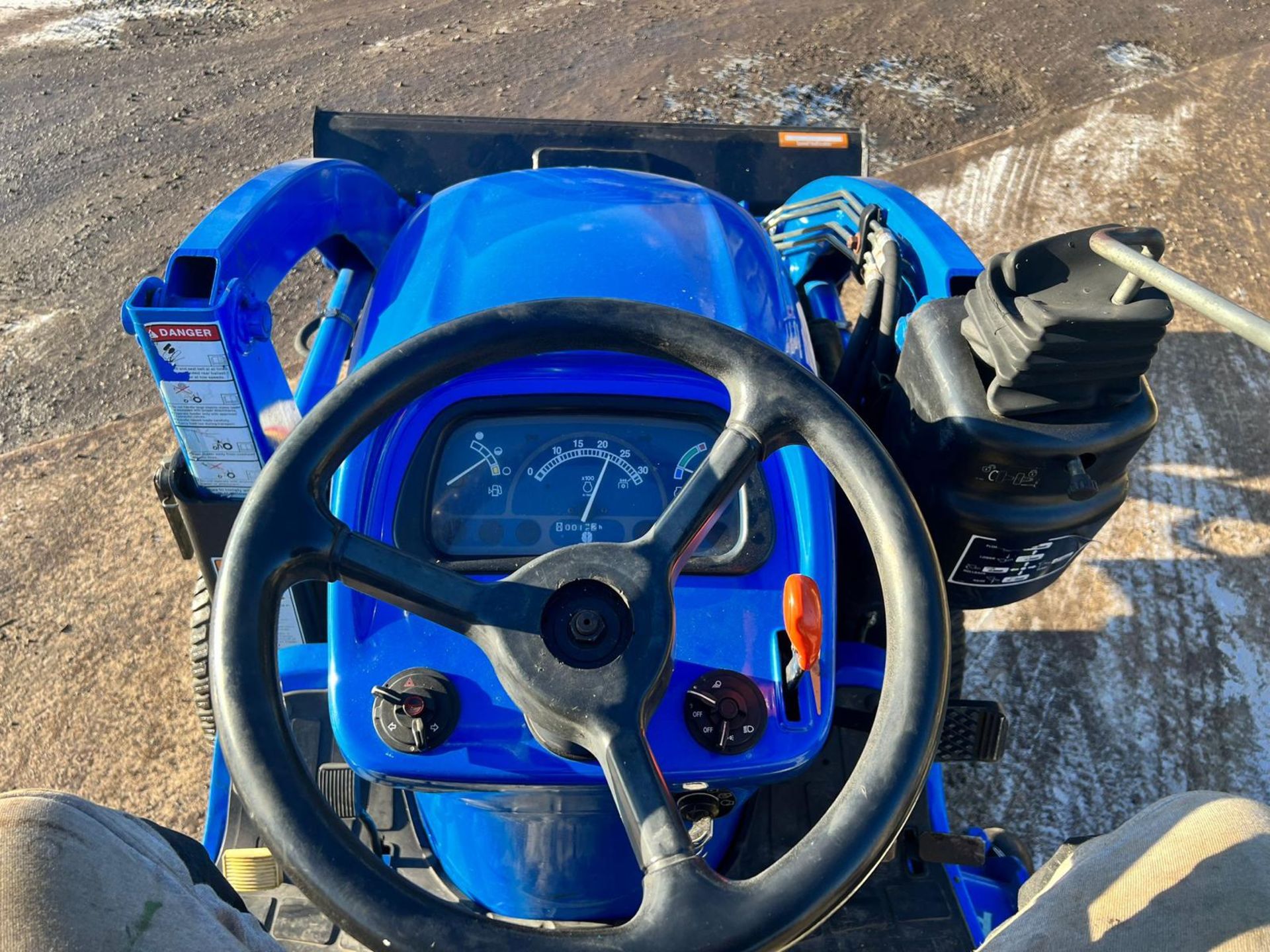 15 HRS FROM NEW ! New Holland Boomer TZ25DA 25HP 4WD Compact Tractor With 54” Underslung *PLUS VAT* - Image 10 of 24