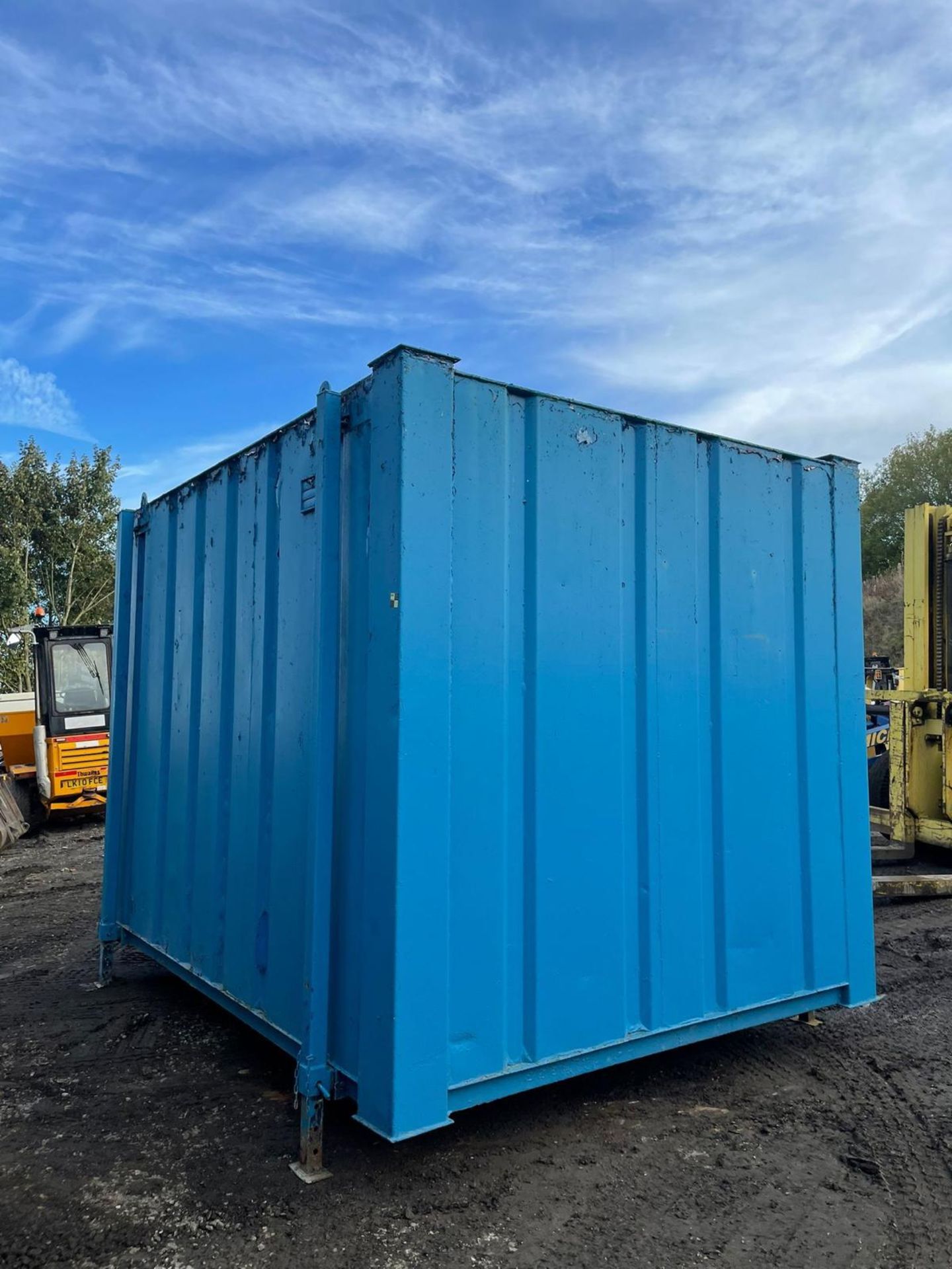 CONTAINER TOILET BLOCK WITH PRIVATE TOILET ON THE SIDE! *PLUS VAT* - Image 4 of 11