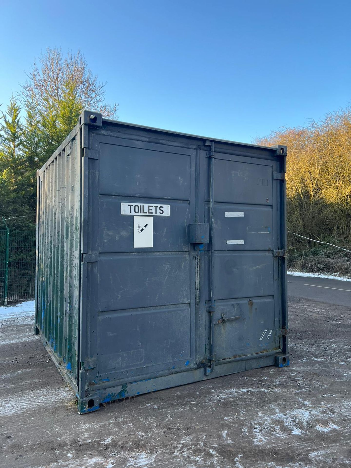 10ft by 8ft TOILET CONTAINER *PLUS VAT* - Image 2 of 10
