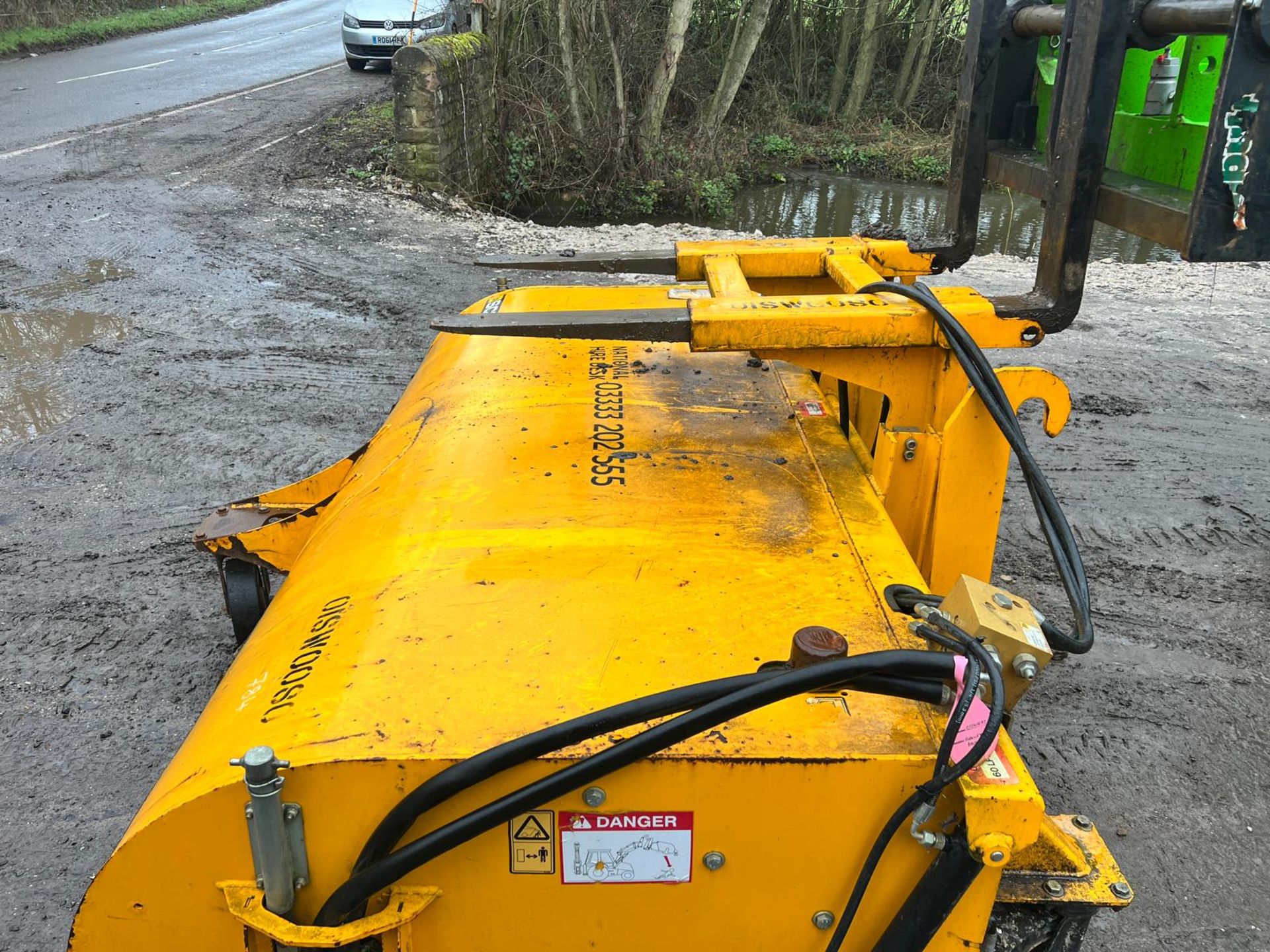 JCB SC240 2.4 Metre Hydrualic Sweeper Bucker *PLUS VAT* - Image 5 of 8