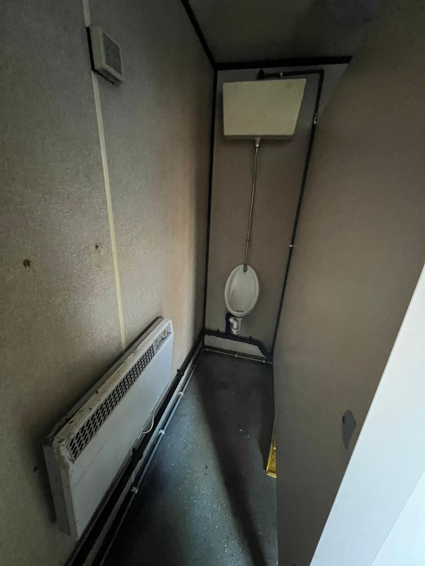 10ft by 8ft TOILET CONTAINER *PLUS VAT* - Image 8 of 10
