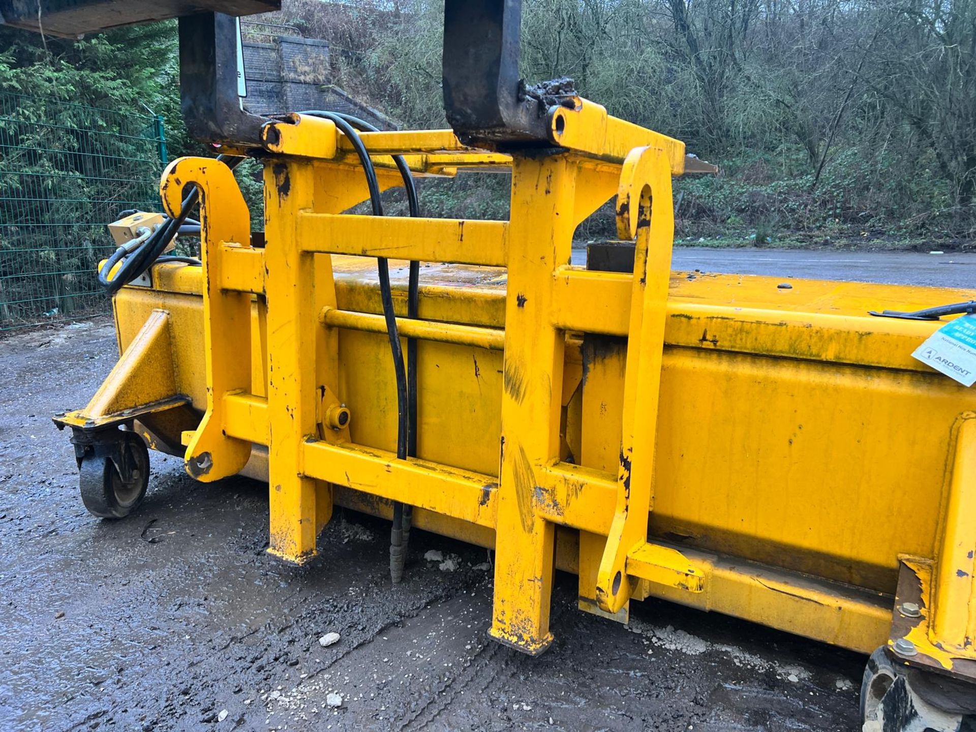 JCB SC240 2.4 Metre Hydrualic Sweeper Bucker *PLUS VAT* - Image 8 of 8