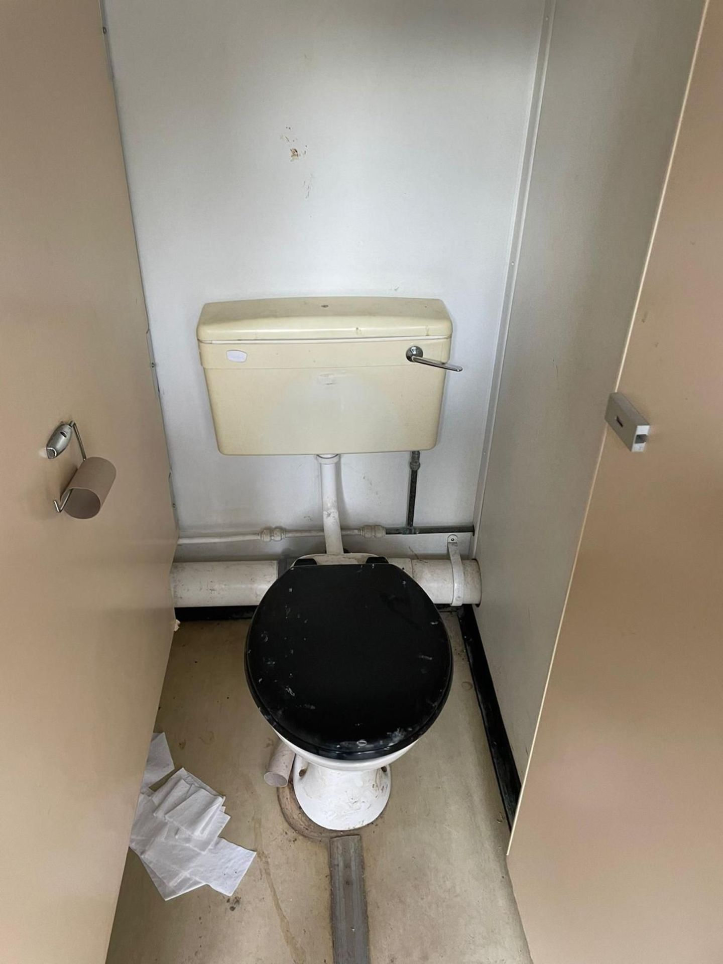 CONTAINER TOILET BLOCK WITH PRIVATE TOILET ON THE SIDE! *PLUS VAT* - Image 5 of 11