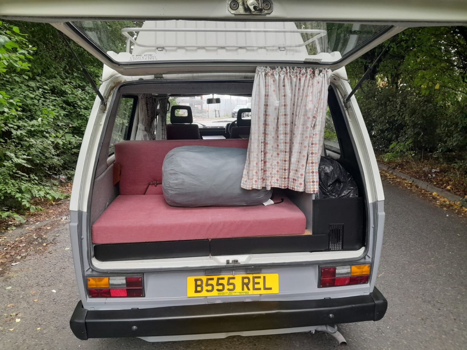 VOLKSWAGEN T25 CARAVELLE 78PS WHITE CAMPER VAN - FRESH WATER TANKS *NO VAT* - Image 5 of 17