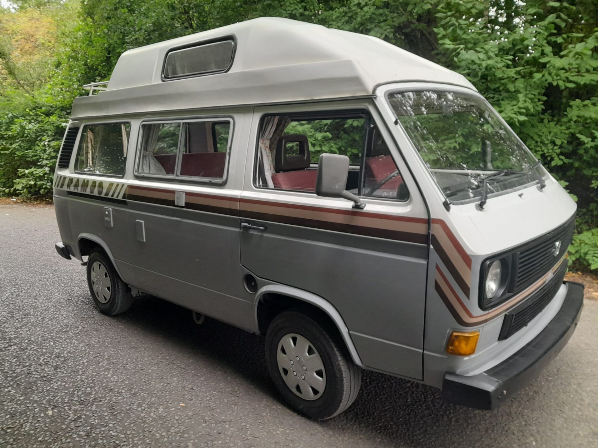 VOLKSWAGEN T25 CARAVELLE 78PS WHITE CAMPER VAN - FRESH WATER TANKS *NO VAT* - Image 2 of 17