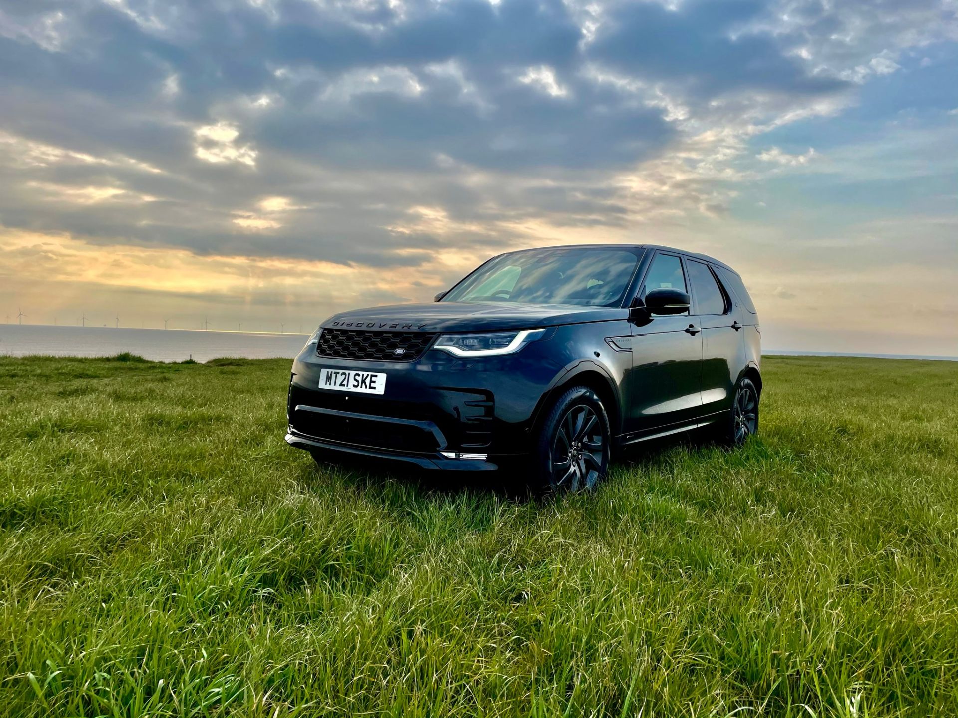 2021 Land Rover DISCOVERY R-DYNAMIC S D MHEV AUTO 15k miles MINT RARE OPPORTUNITY NO WAITING LIST! - Image 2 of 12