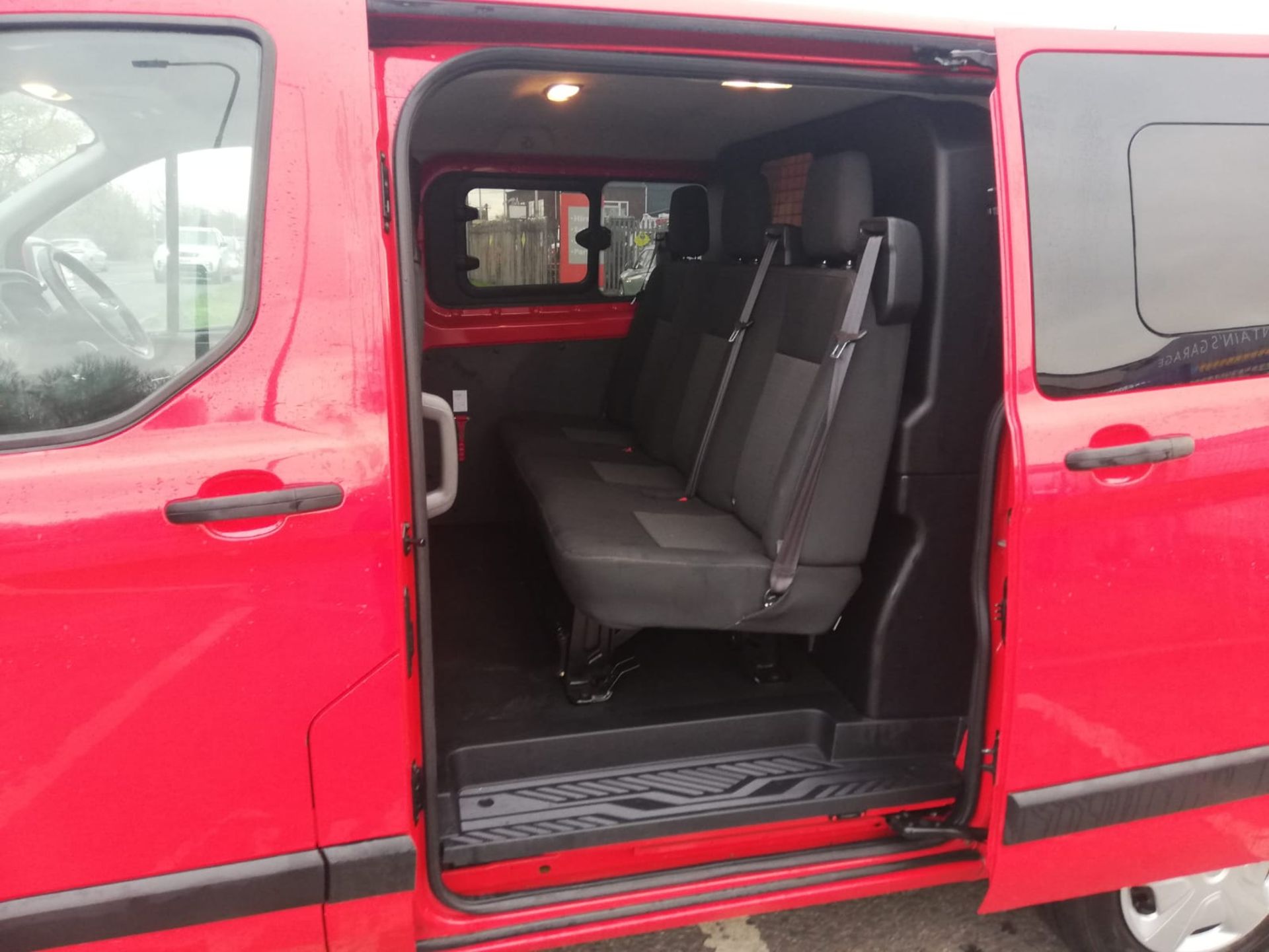 2018 FORD TRANSIT CUSTOM 320 TREND RED DOUBLE CAB - 120,000 MILES *PLUS VAT* - Image 9 of 12