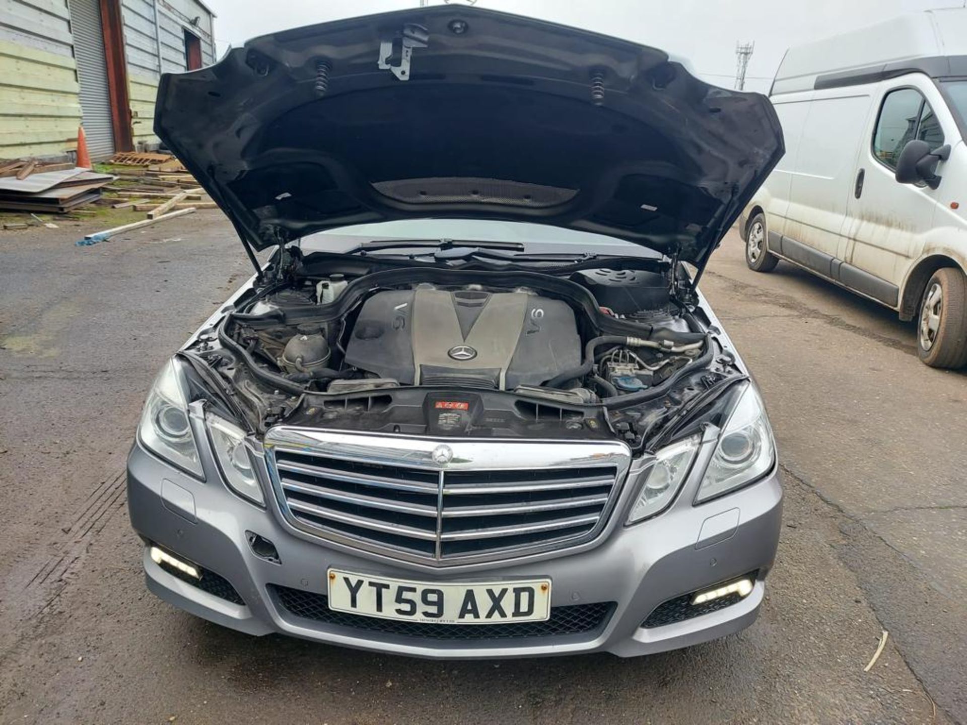 2009/59 MERCEDES-BENZ E350 BLUE-CY AGARDE CDI A SILVER SALOON *PLUS VAT* - Image 24 of 27