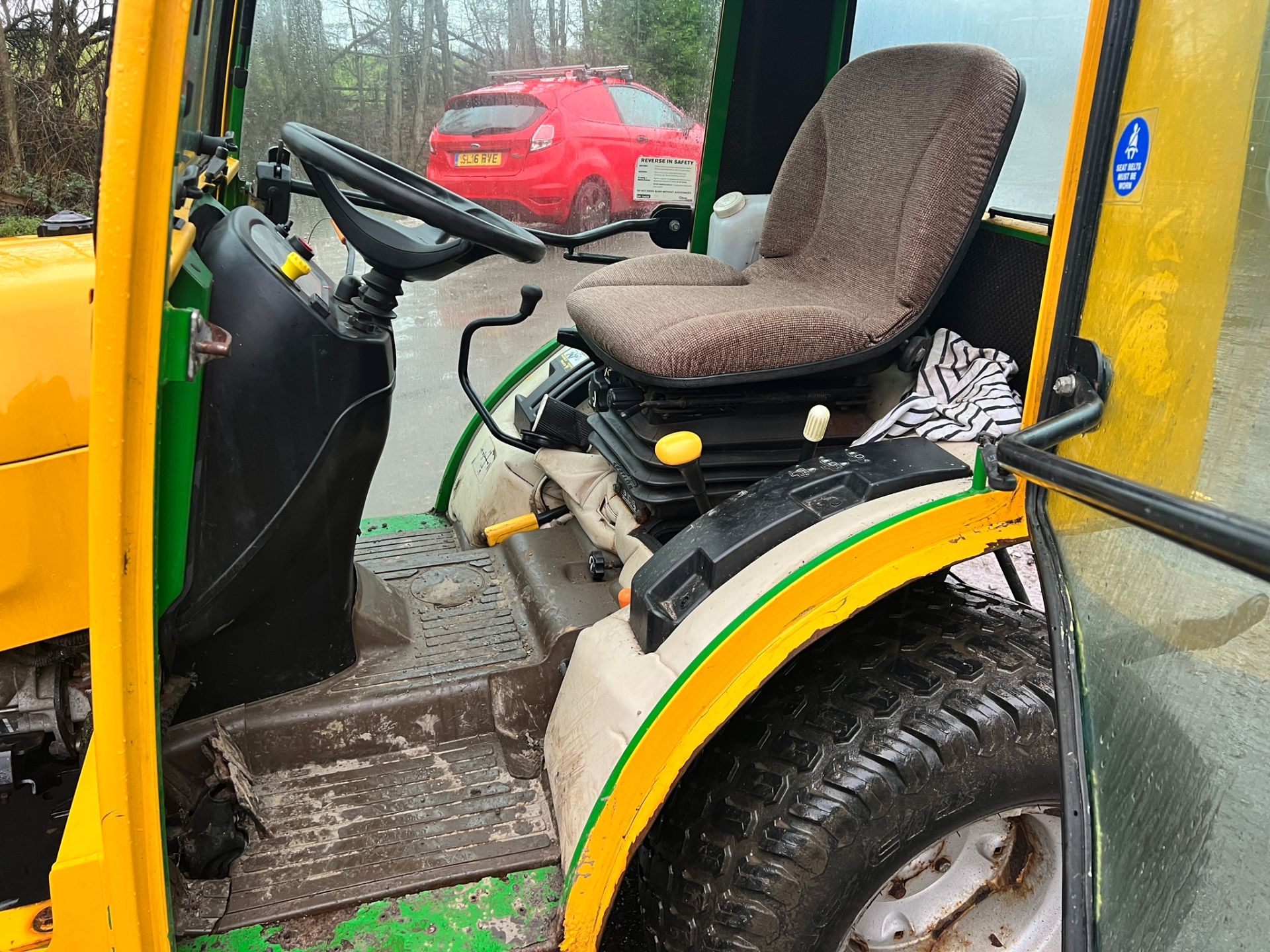 2010 John Deere 2320 HST 24HP 4WD Compact Tractor With Hydraulic Front Blade *PLUS VAT* - Image 14 of 21