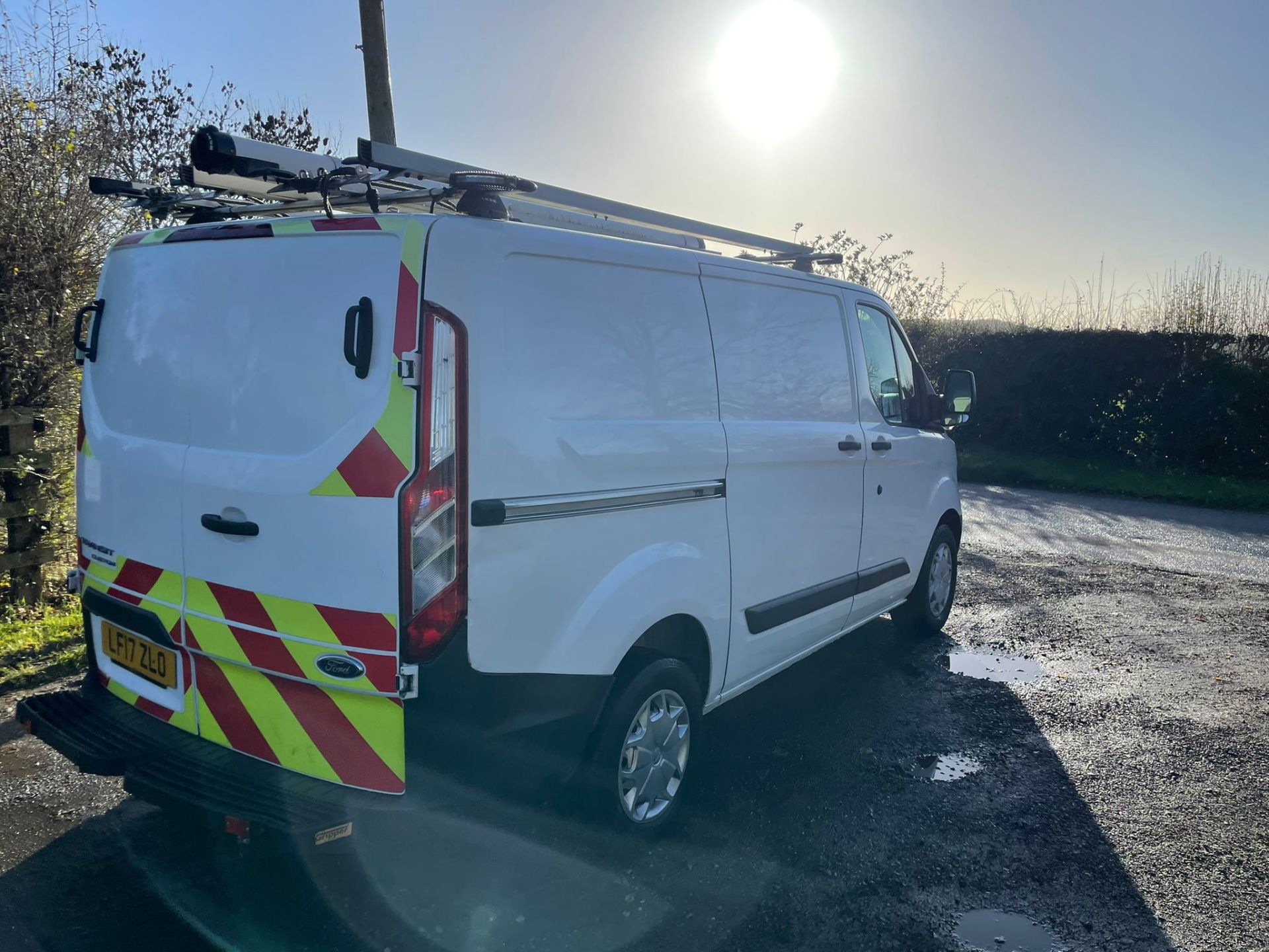 2017 FORD TRANSIT CUSTOM 310 WHITE PANEL VAN *PLUS VAT* - Image 5 of 15