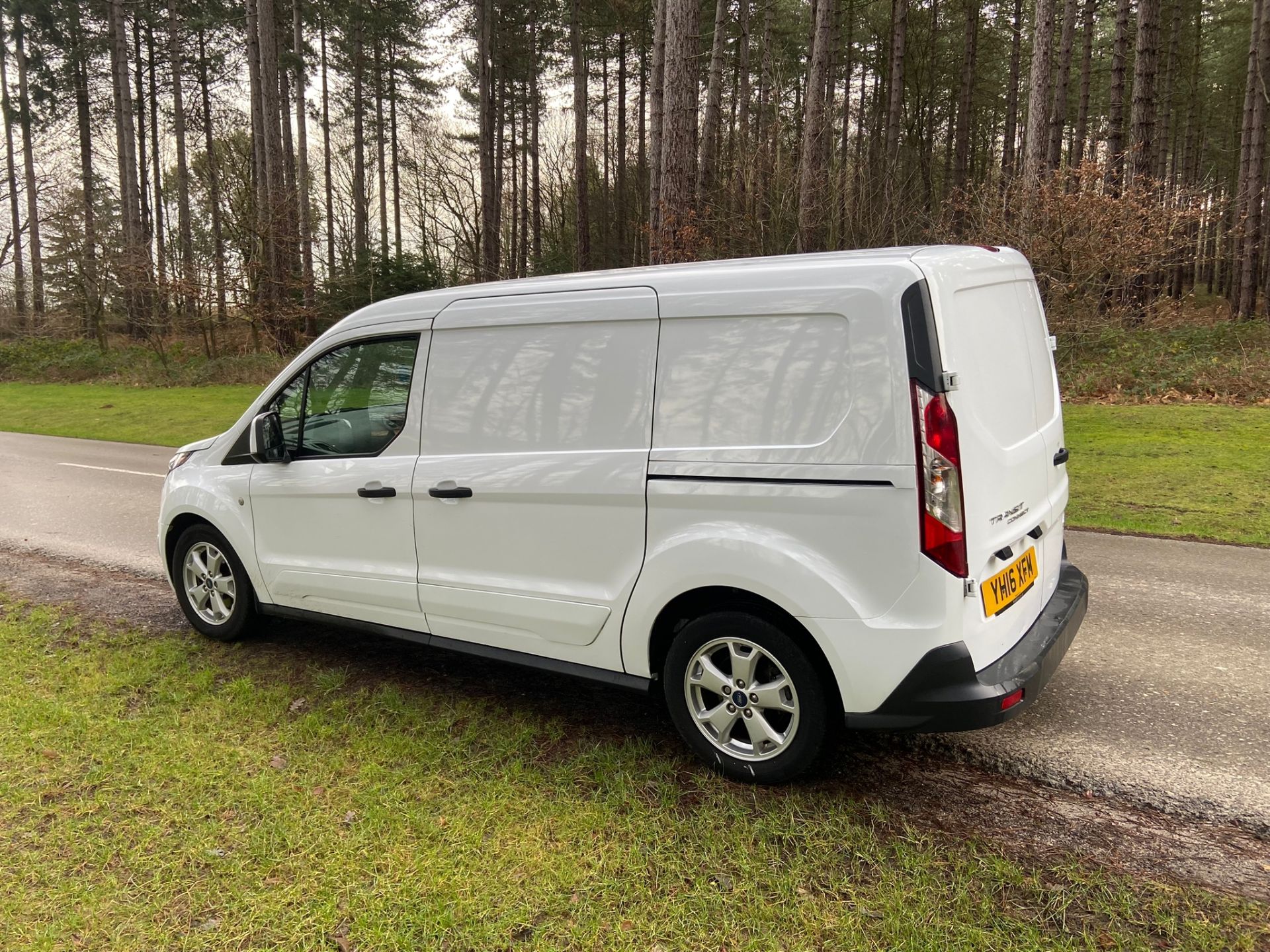 2016/16 REG FORD TRANSIT CONNECT 210 ECO-TECH, SHOWING 1 FORMER KEEPER *NO VAT* - Image 3 of 6