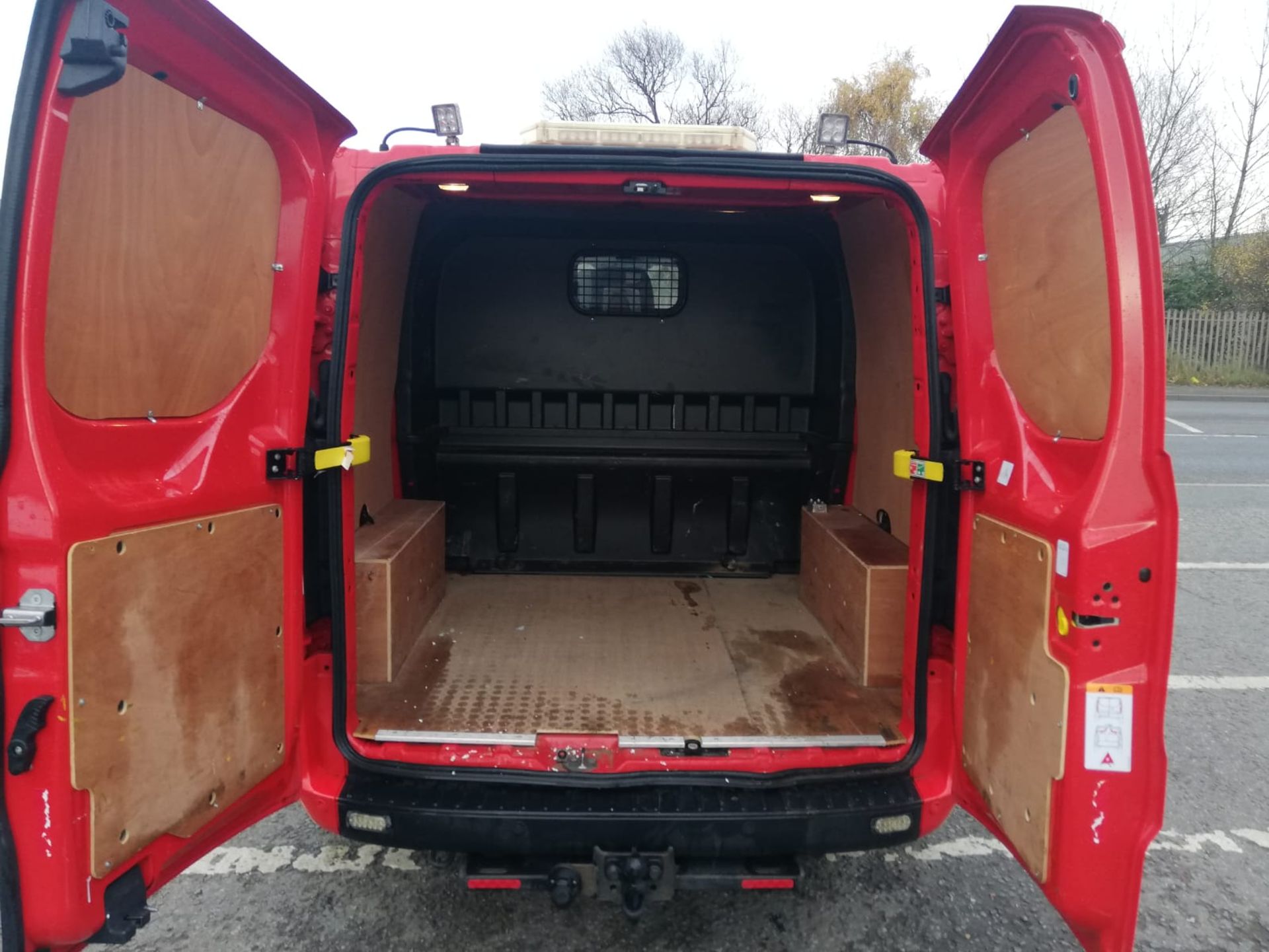 2018 FORD TRANSIT CUSTOM 320 TREND RED DOUBLE CAB - 120,000 MILES *PLUS VAT* - Image 10 of 12