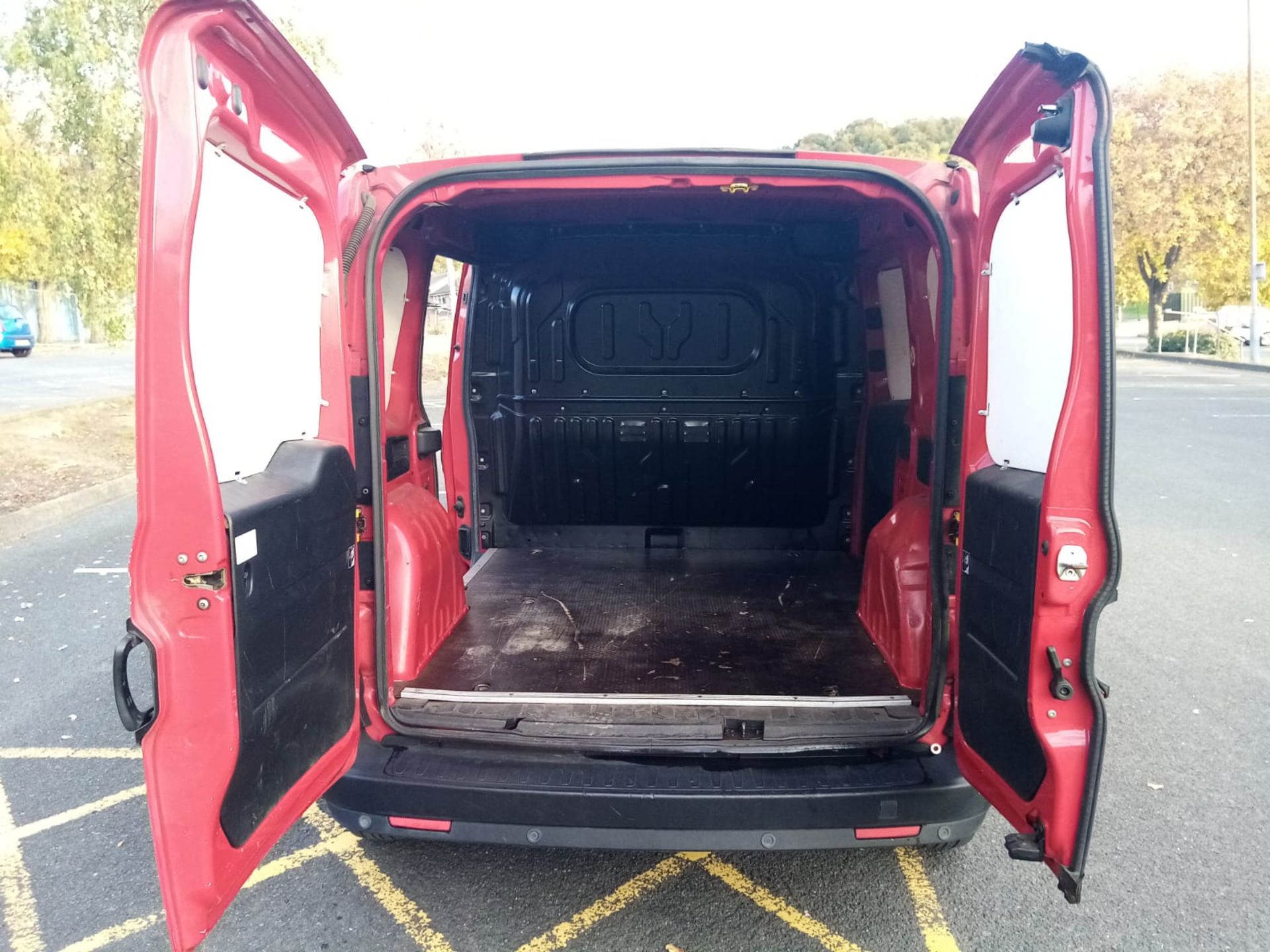 2013 FIAT DOBLO 16V MULTIJET RED PANEL VAN *NO VAT* - Image 6 of 24