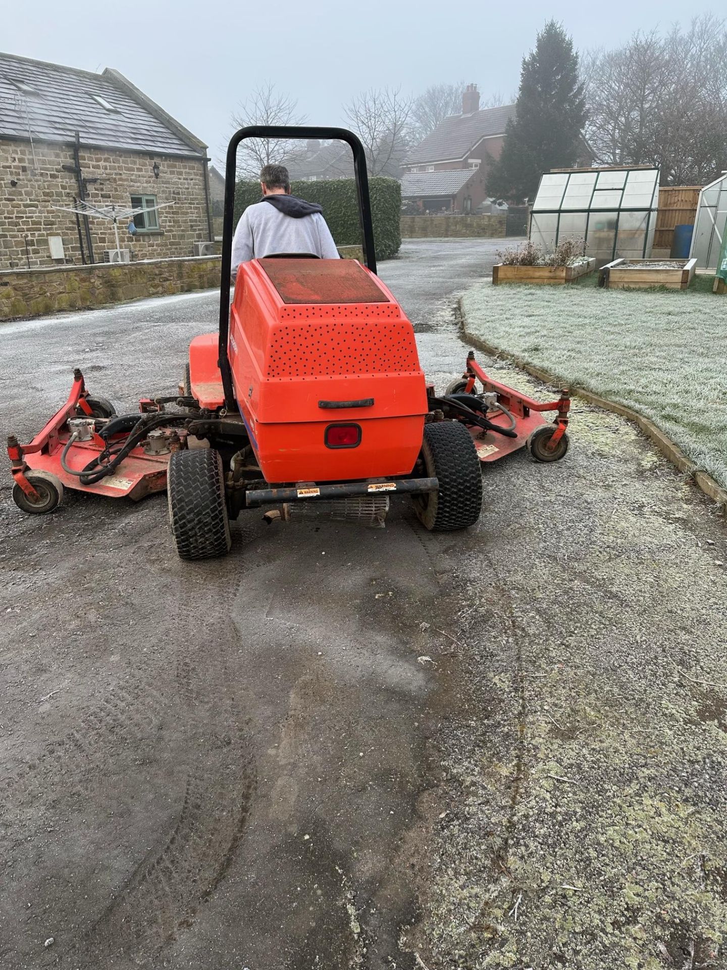 Jacobsen HR5111 bat wing wide area mower   Kubota diesel engine 3.4m total cut width  4WD/2WD - Image 3 of 10