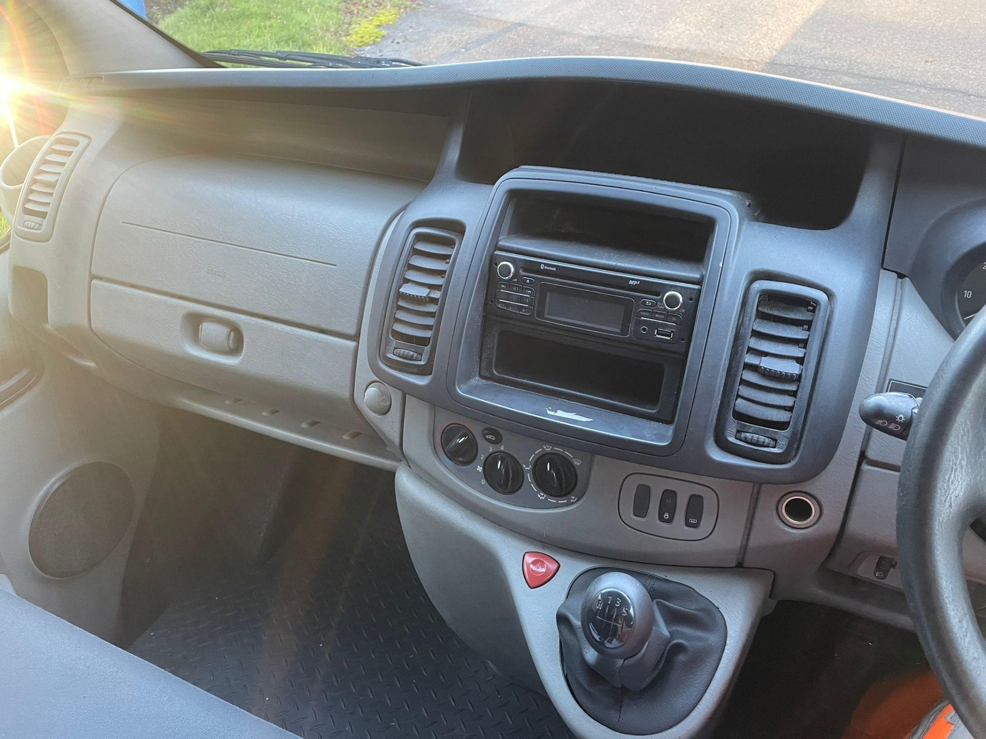 2013 Vauxhall Vivaro 2900 ecoflex 85,000 Ex Post Office - Image 17 of 20