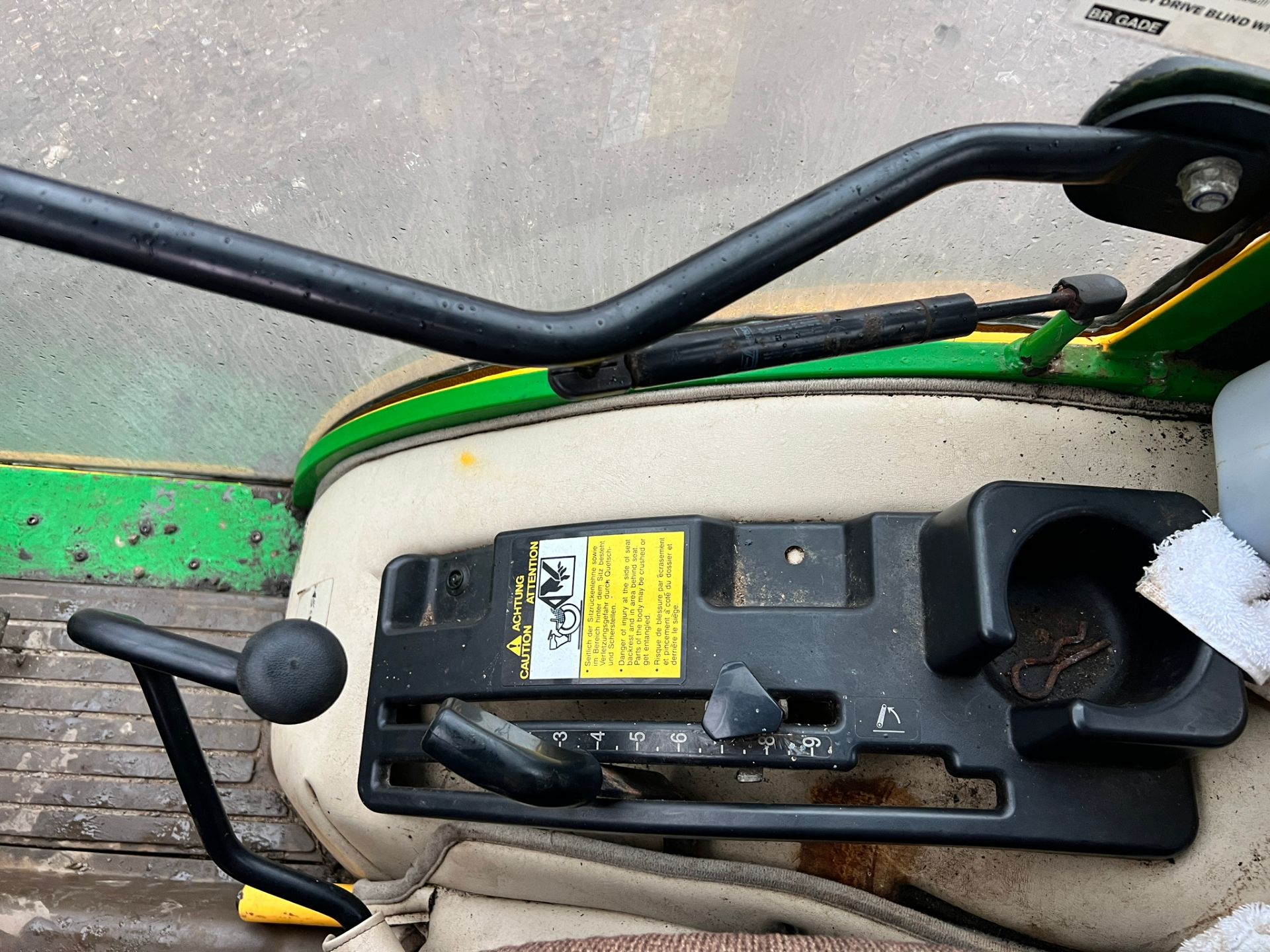 2010 John Deere 2320 HST 24HP 4WD Compact Tractor With Hydraulic Front Blade *PLUS VAT* - Image 15 of 21