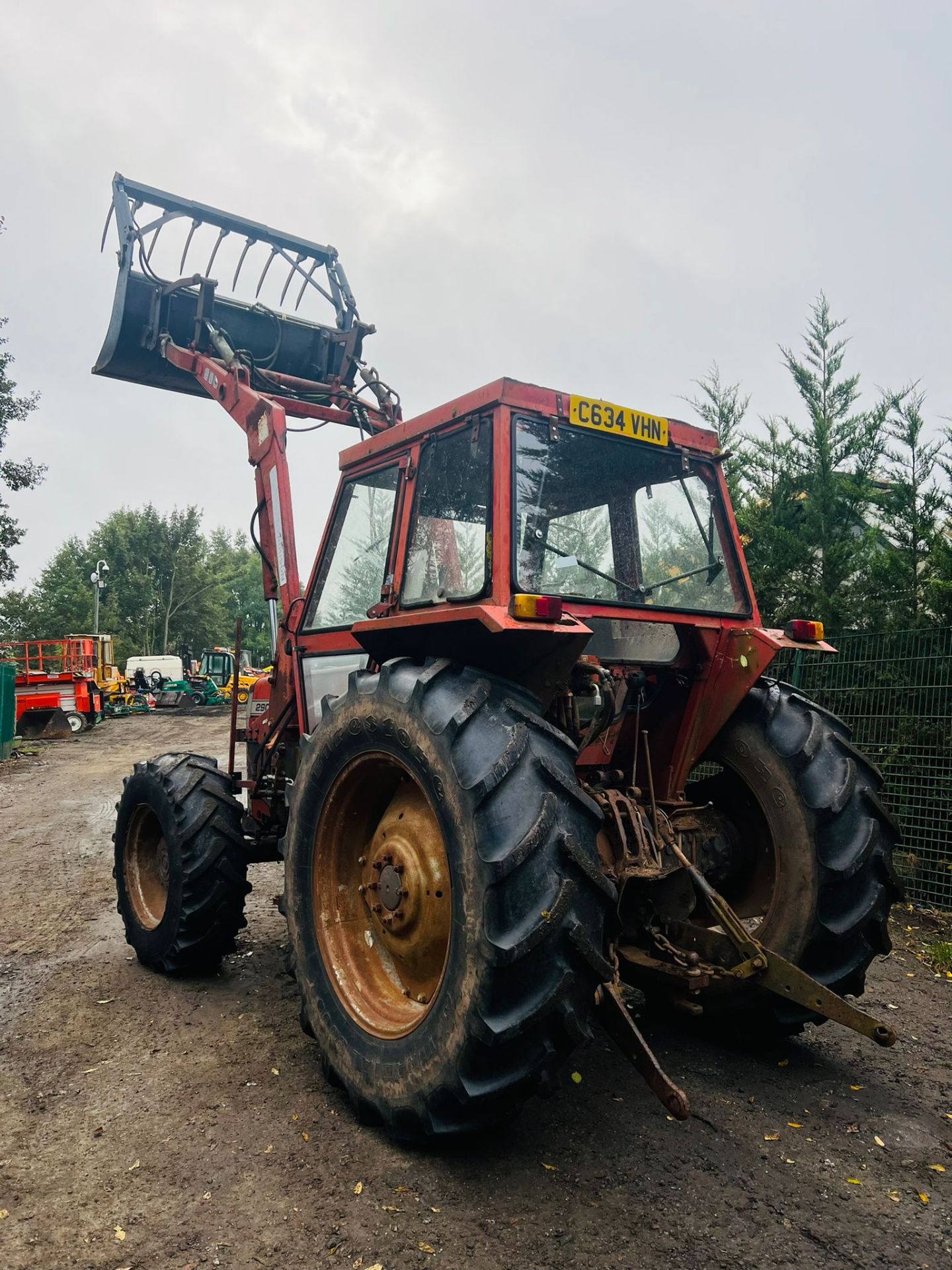 MASSY FERGUSON 290 LOADER TRACTOR - SELECTABLE 2 AND 4 WHEEL DRIVE *PLUS VAT* - Image 6 of 8