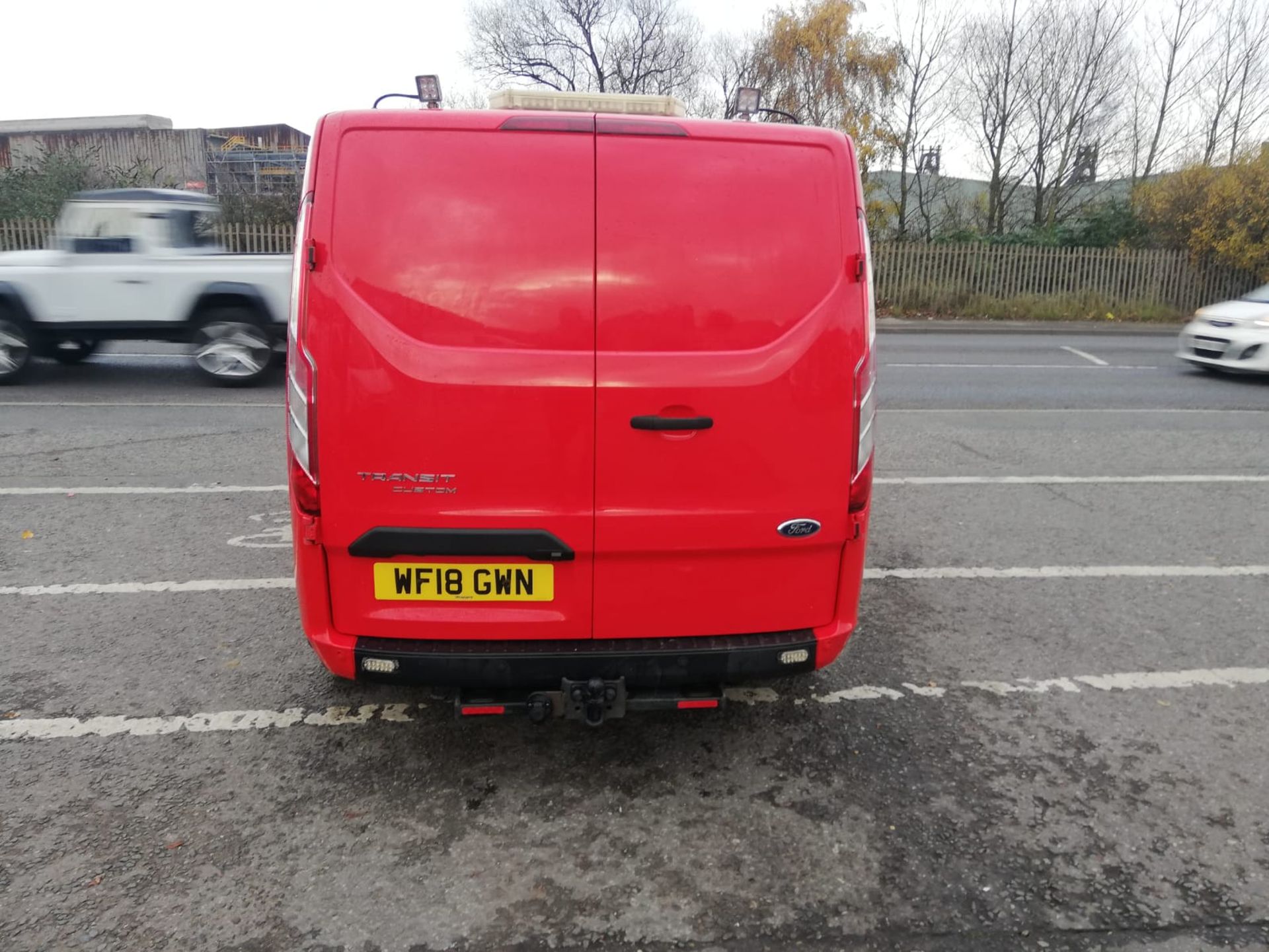 2018 FORD TRANSIT CUSTOM 320 TREND RED DOUBLE CAB - 120,000 MILES *PLUS VAT* - Image 6 of 12